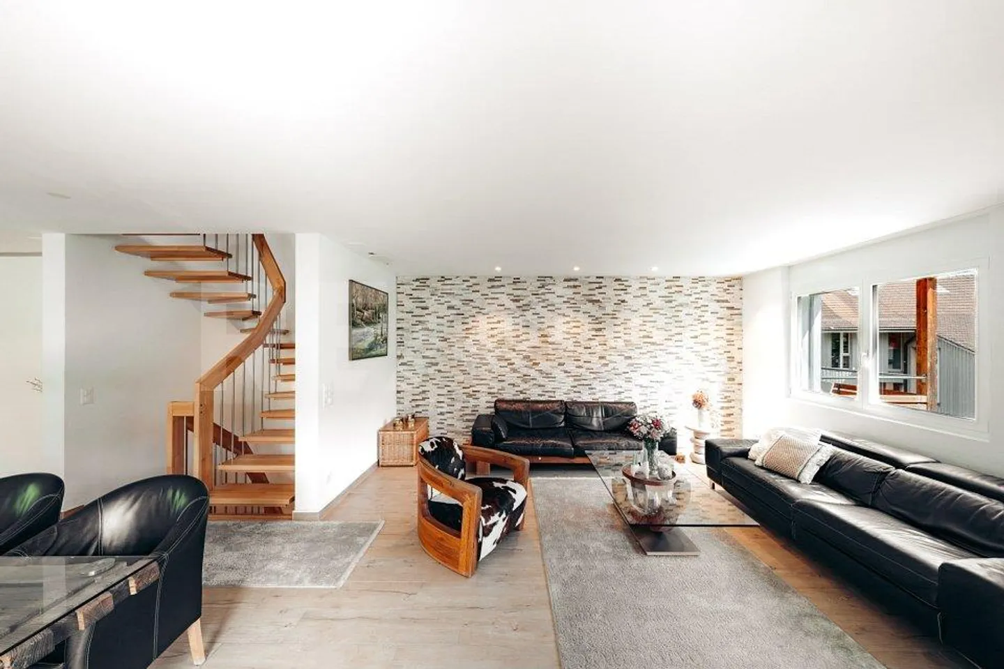 Vivre avec un rendement supplémentaire – maison familiale jumelée exclusive avec... - Photo 4 sur 13