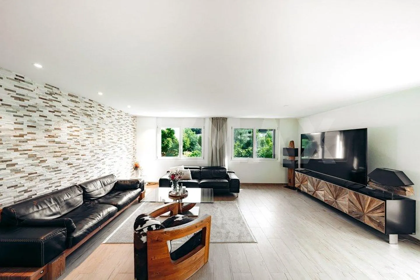 Vivre avec un rendement supplémentaire – maison familiale jumelée exclusive avec... - Photo 5 sur 13