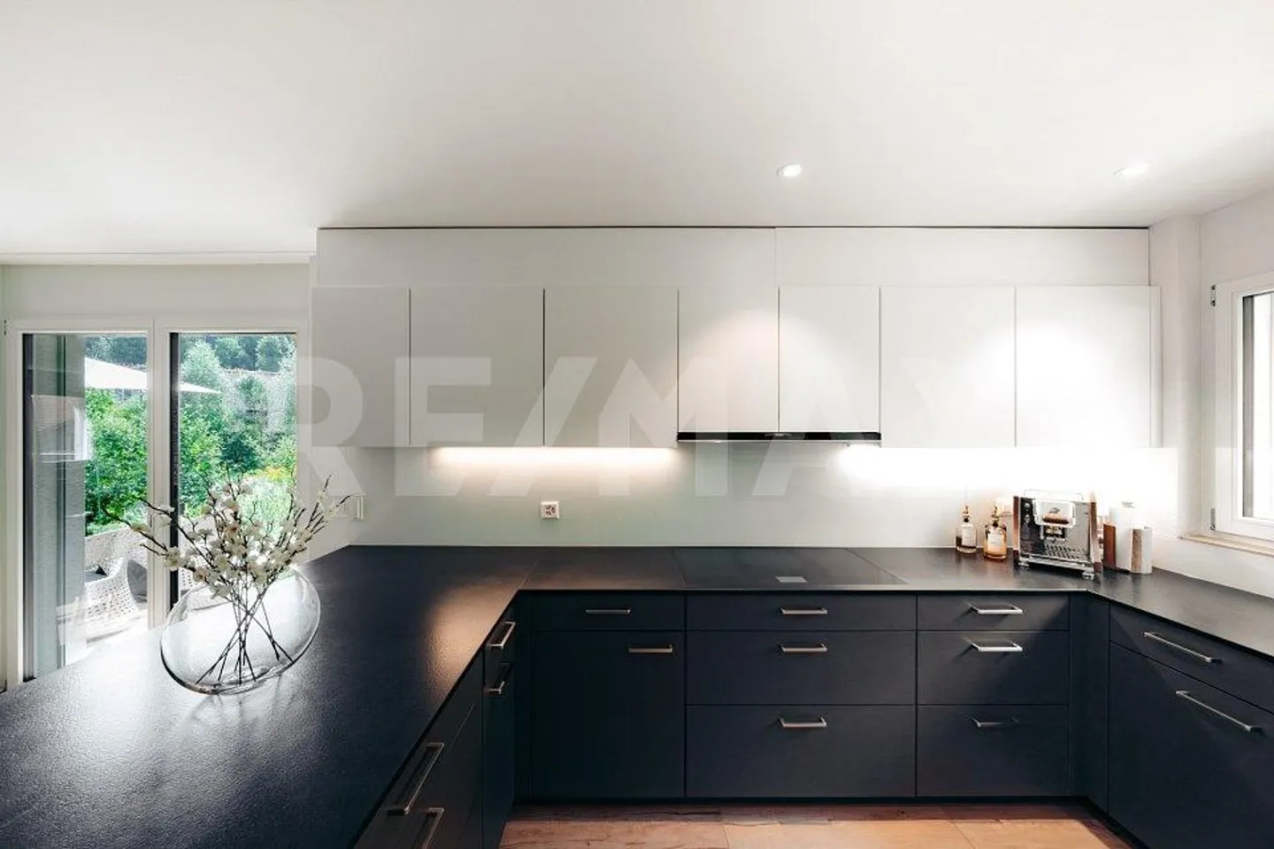 Vivre avec un rendement supplémentaire – maison familiale jumelée exclusive avec... - Photo 8 sur 13