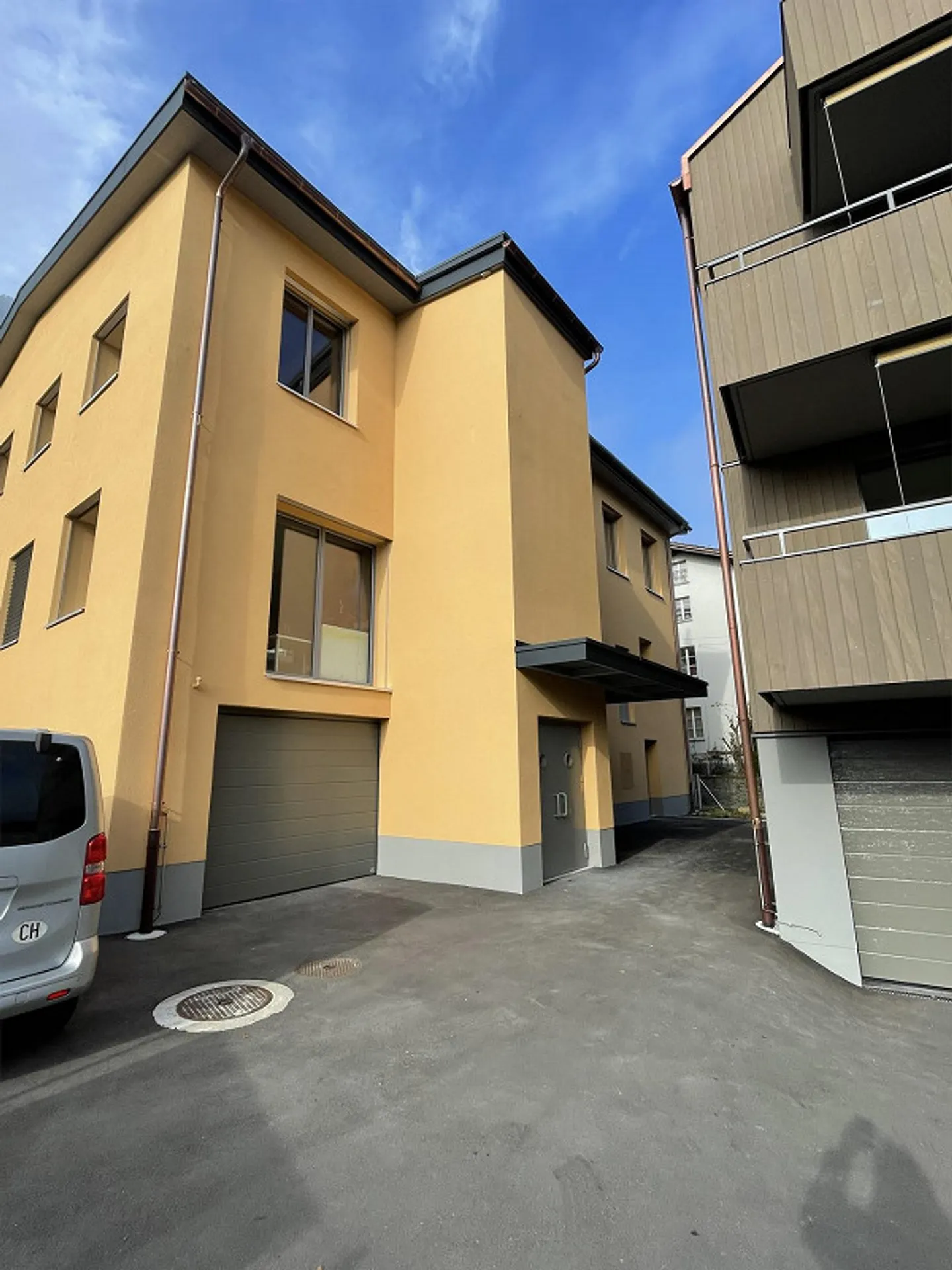 Spacious Loft Office and Commercial Property for Rent - Photo 2 of 6