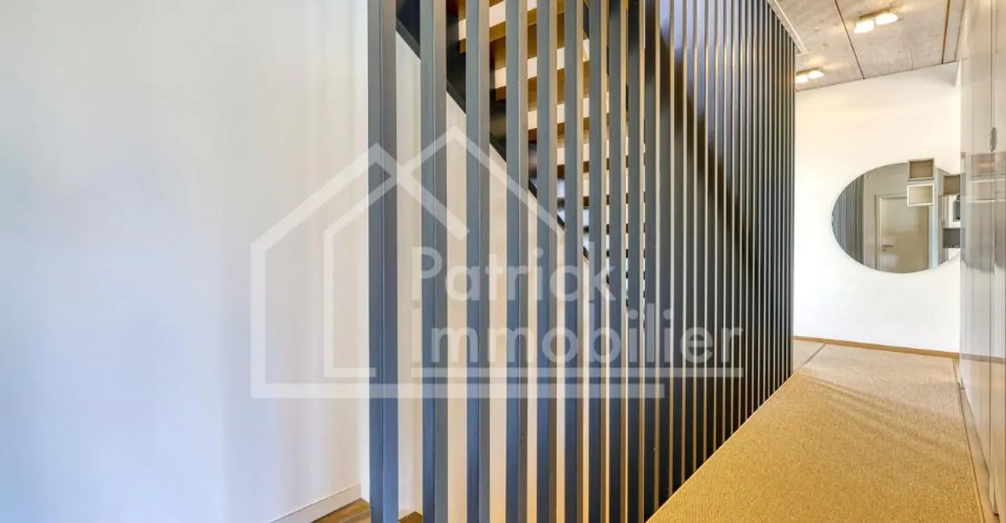 Exceptional contemporary property with panoramic lake view - Photo 6 of 13