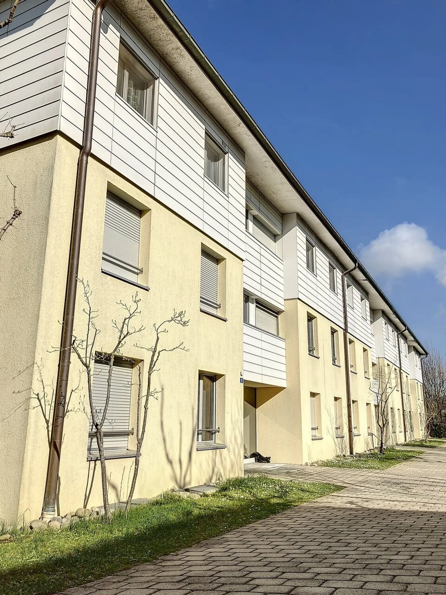 In einem ruhigen und familienfreundlichen Viertel gelegen - Foto 2 von 3