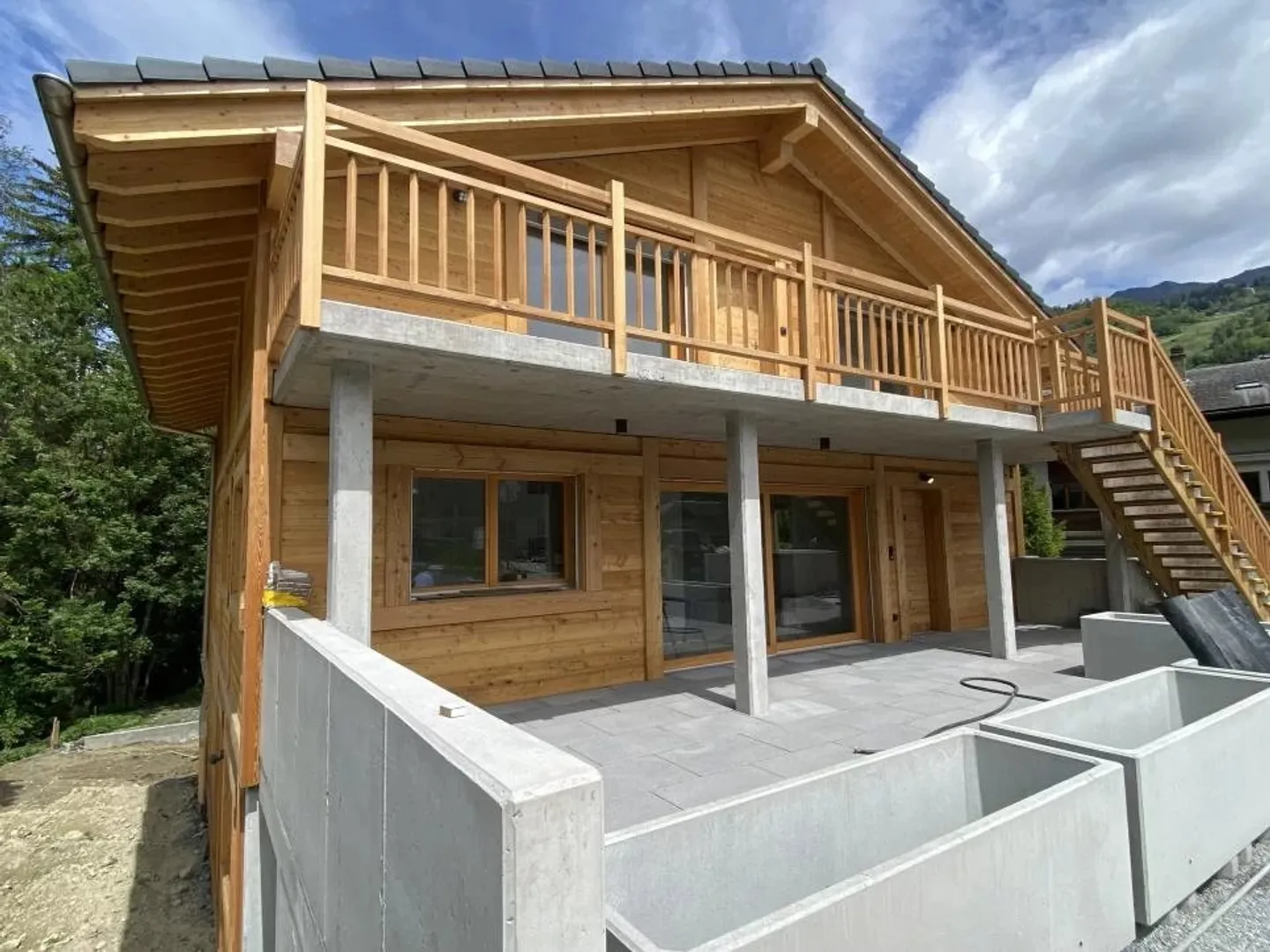 Großzügige Familienwohnung, völlig neu! - Foto 1 von 8