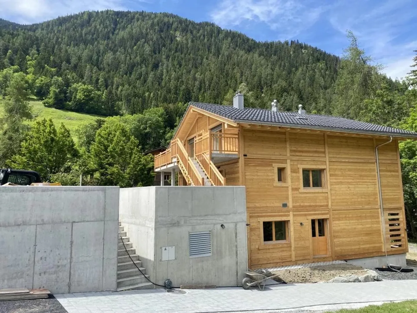 Großzügige Familienwohnung, völlig neu! - Foto 3 von 8