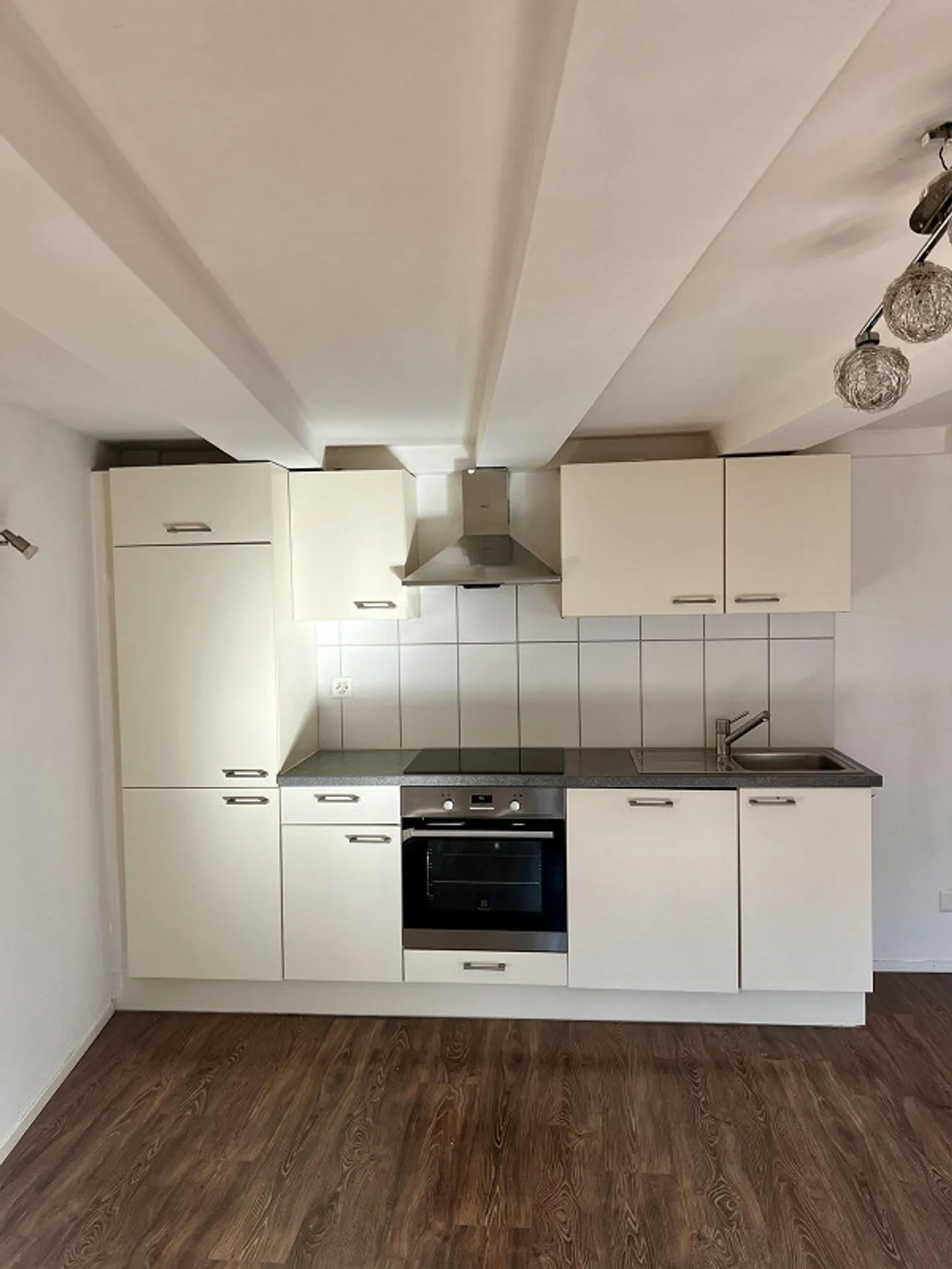 3.5 Room Apartment in Mollis - Photo 3 of 6