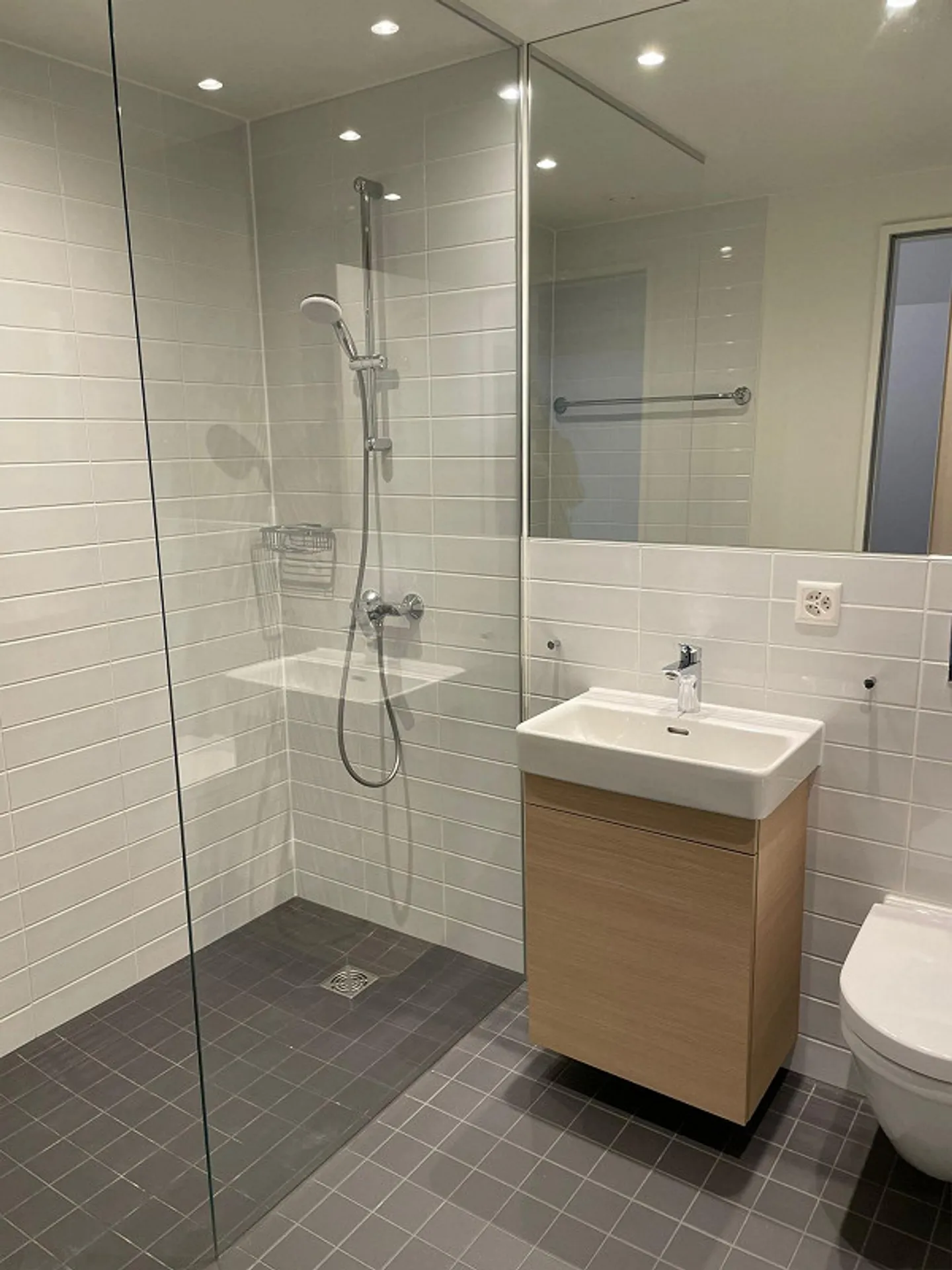 Modern Apartment in Adliswil - Photo 2 of 4