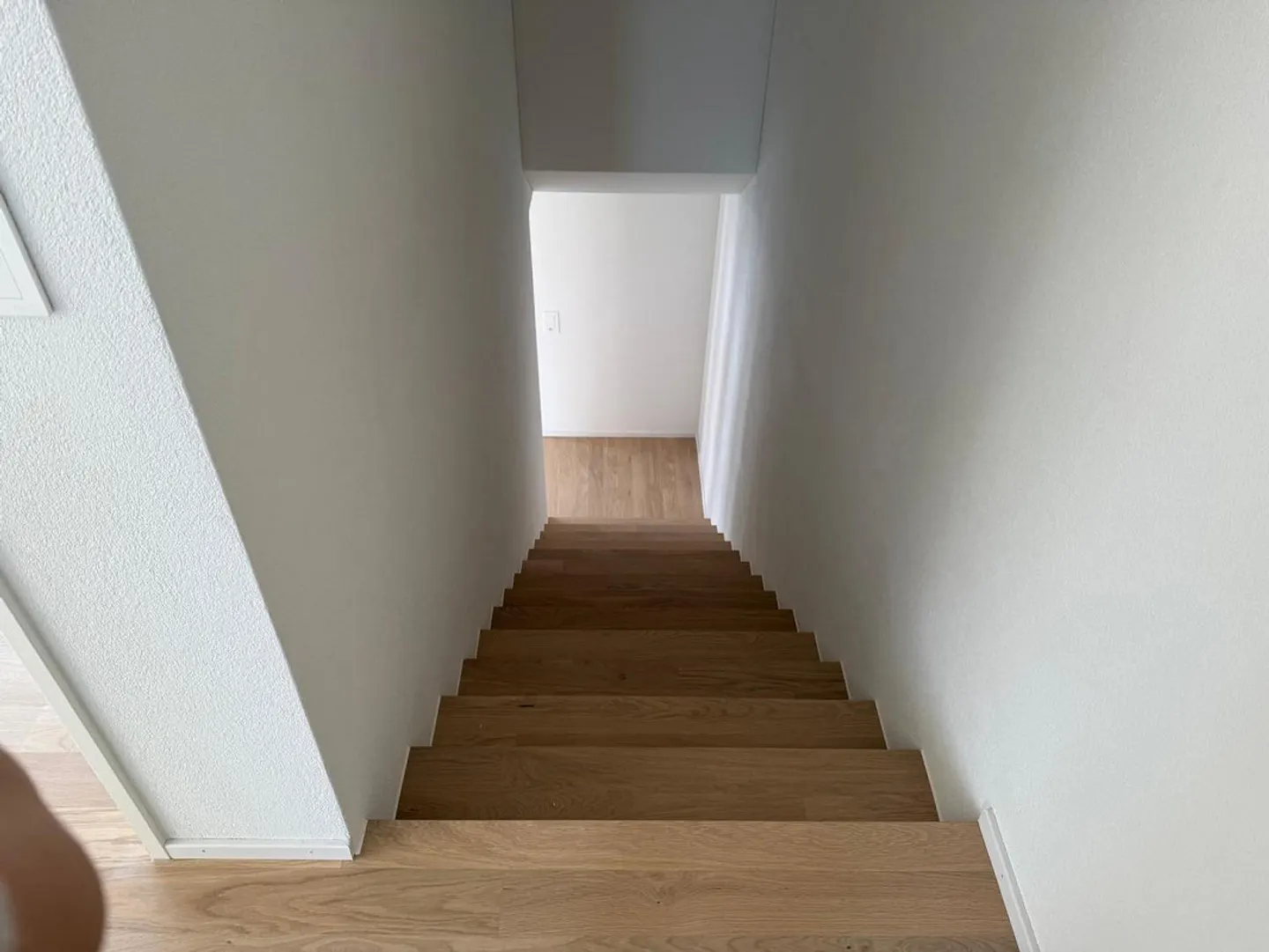 Neubau-Reihenhaus mit moderner 3.5-Zimmer-Maisonette-Wohnung! - Photo 5 sur 8