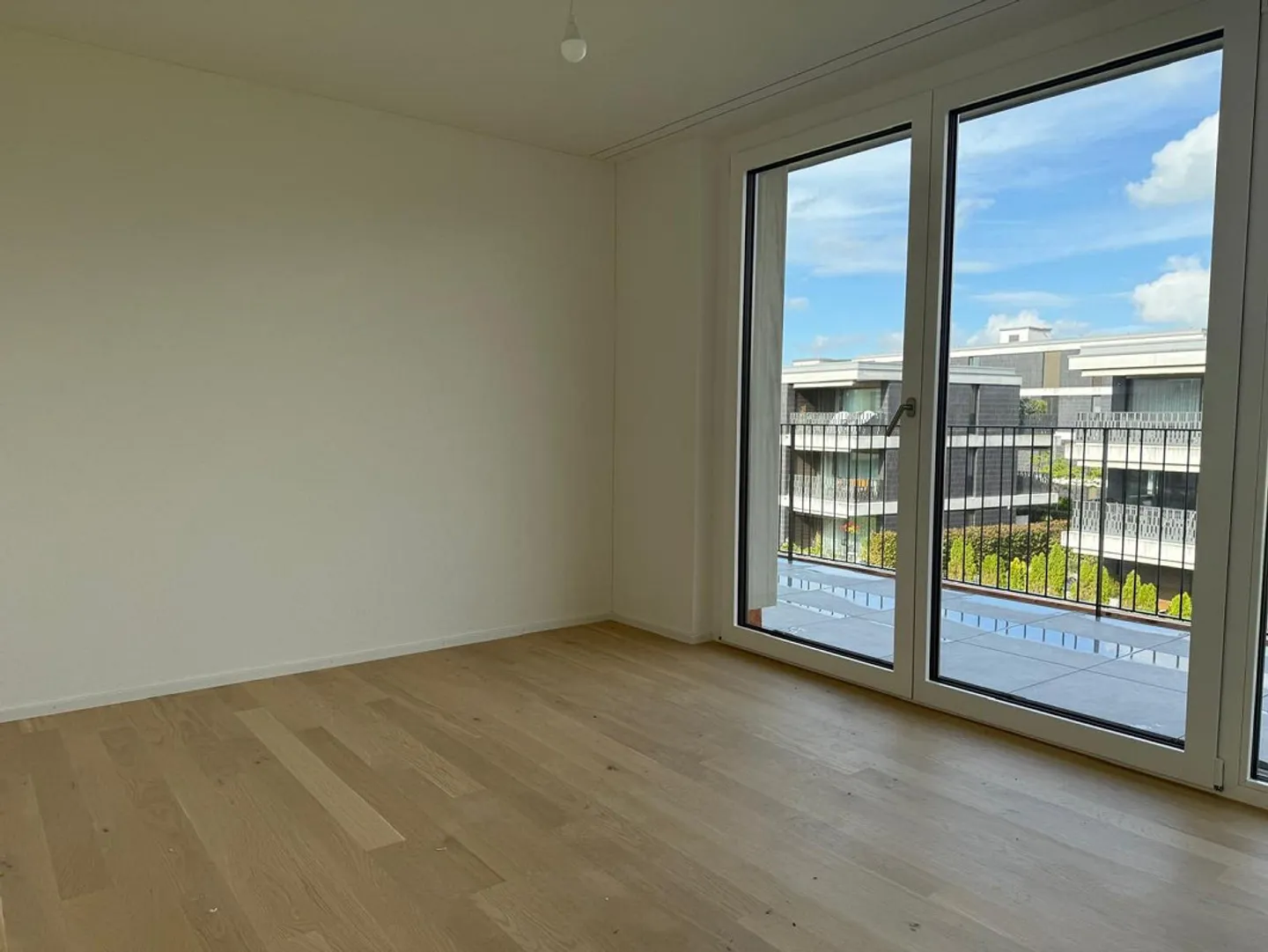 Neubau-Reihenhaus mit moderner 3.5-Zimmer-Maisonette-Wohnung! - Photo 7 sur 8
