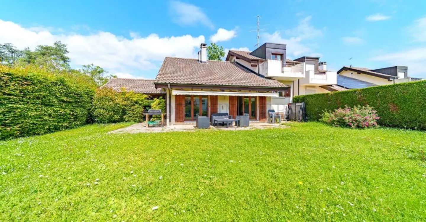 Villa with 6 bedrooms 800 m from the lake! - Photo 1 of 9