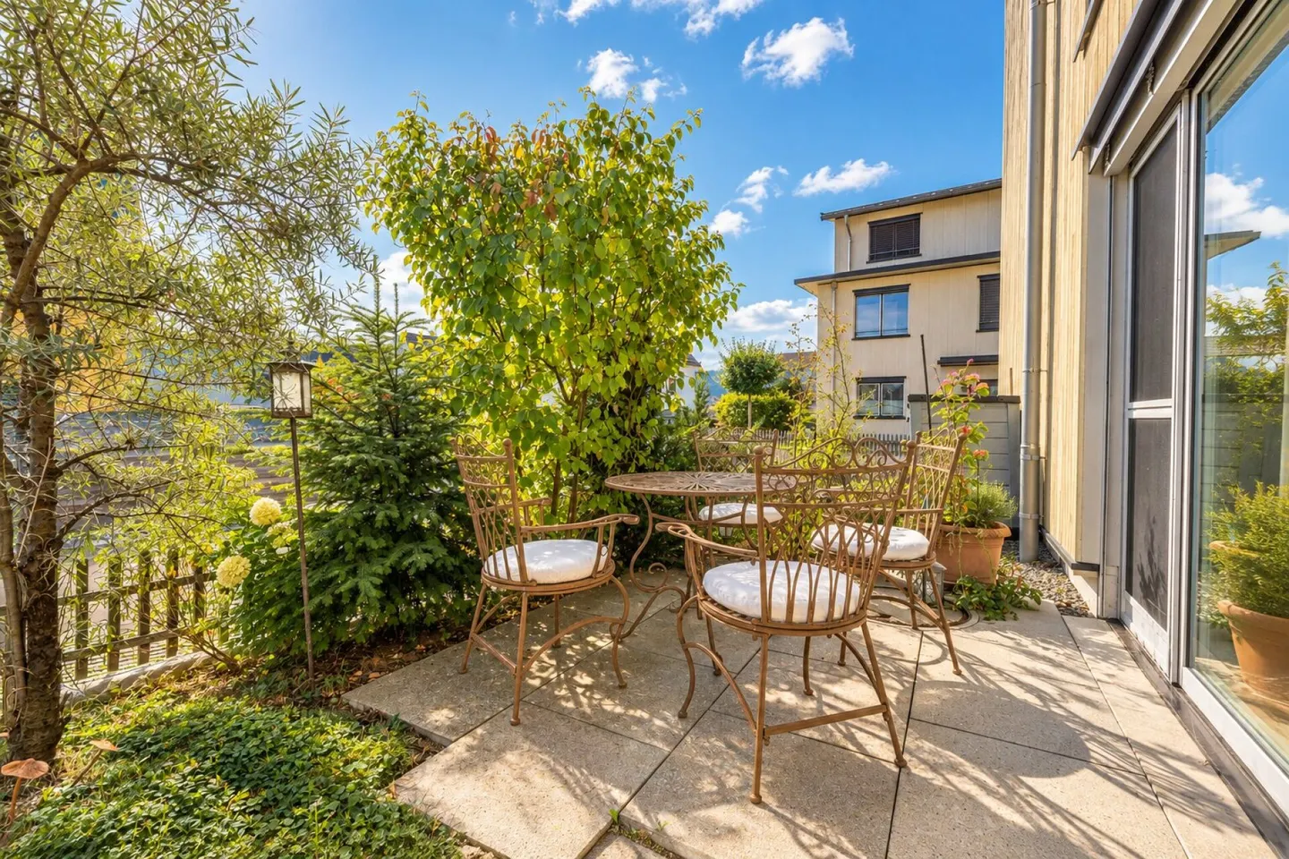 Appartement de jardin de 4,5 pièces de haute qualité dans un quartier familial calme sans circulation de transit - Photo 17 sur 27