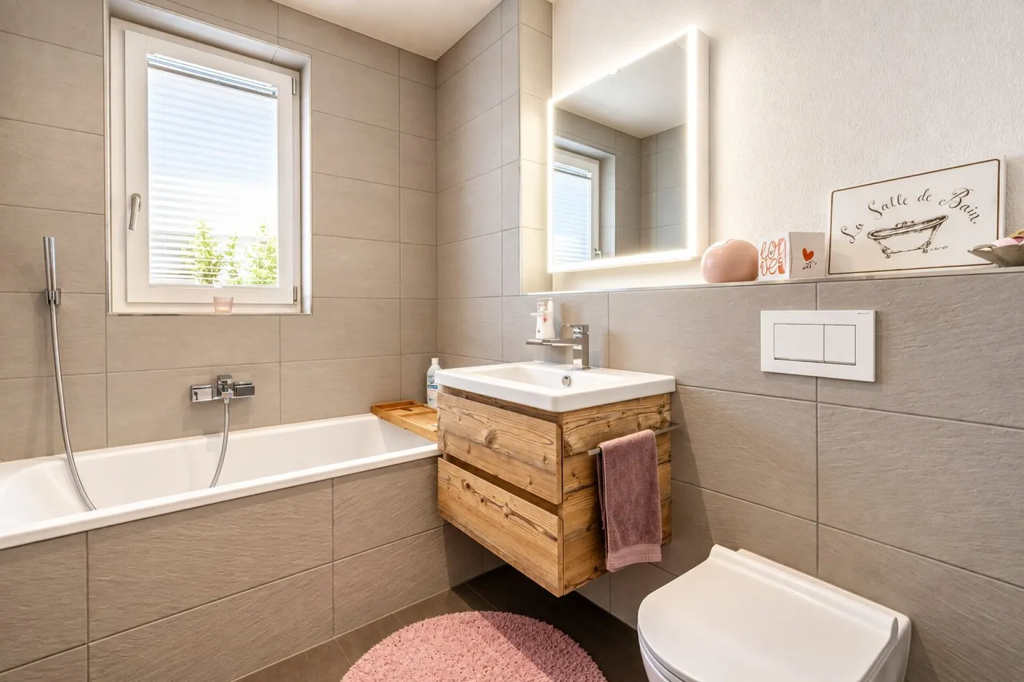 Appartement de jardin de 4,5 pièces de haute qualité dans un quartier familial calme sans circulation de transit - Photo 11 sur 27