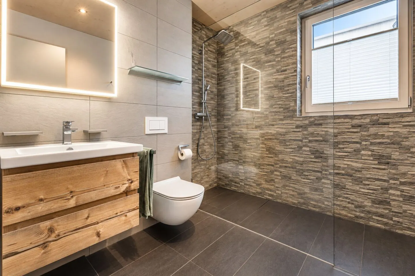Appartement de jardin de 4,5 pièces de haute qualité dans un quartier familial calme sans circulation de transit - Photo 12 sur 27