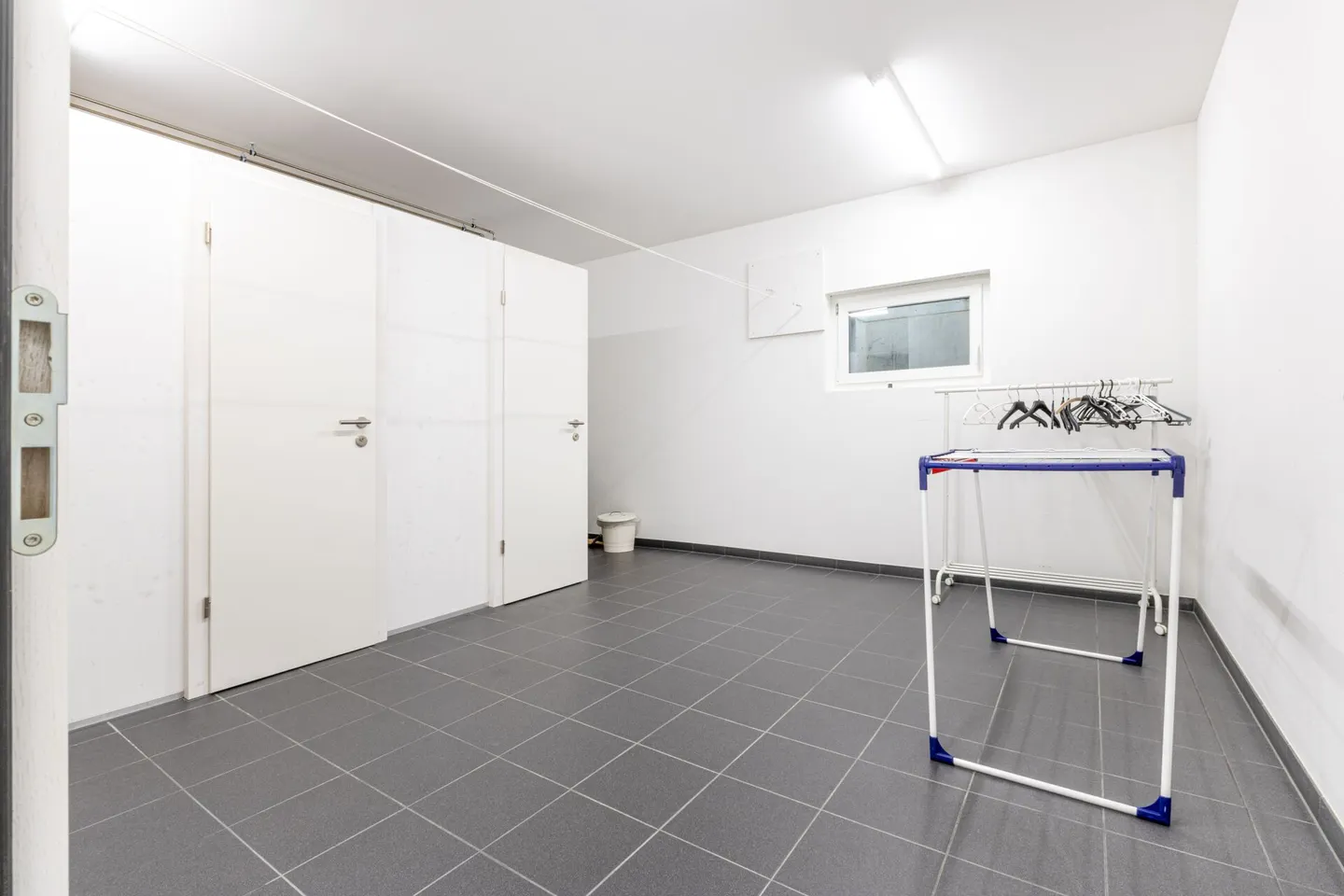 Appartement de jardin de 4,5 pièces de haute qualité dans un quartier familial calme sans circulation de transit - Photo 15 sur 27