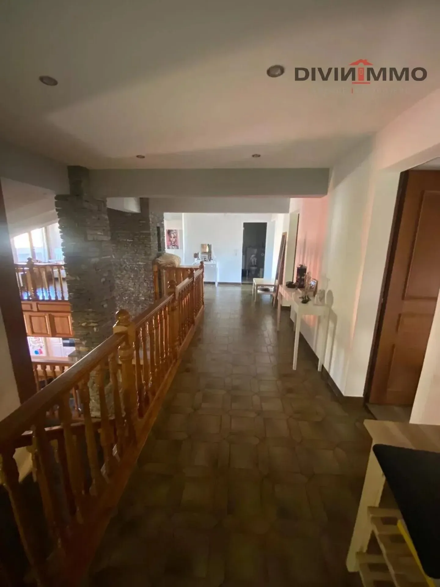 Spacious Duplex with Terrace - Photo 12 of 13