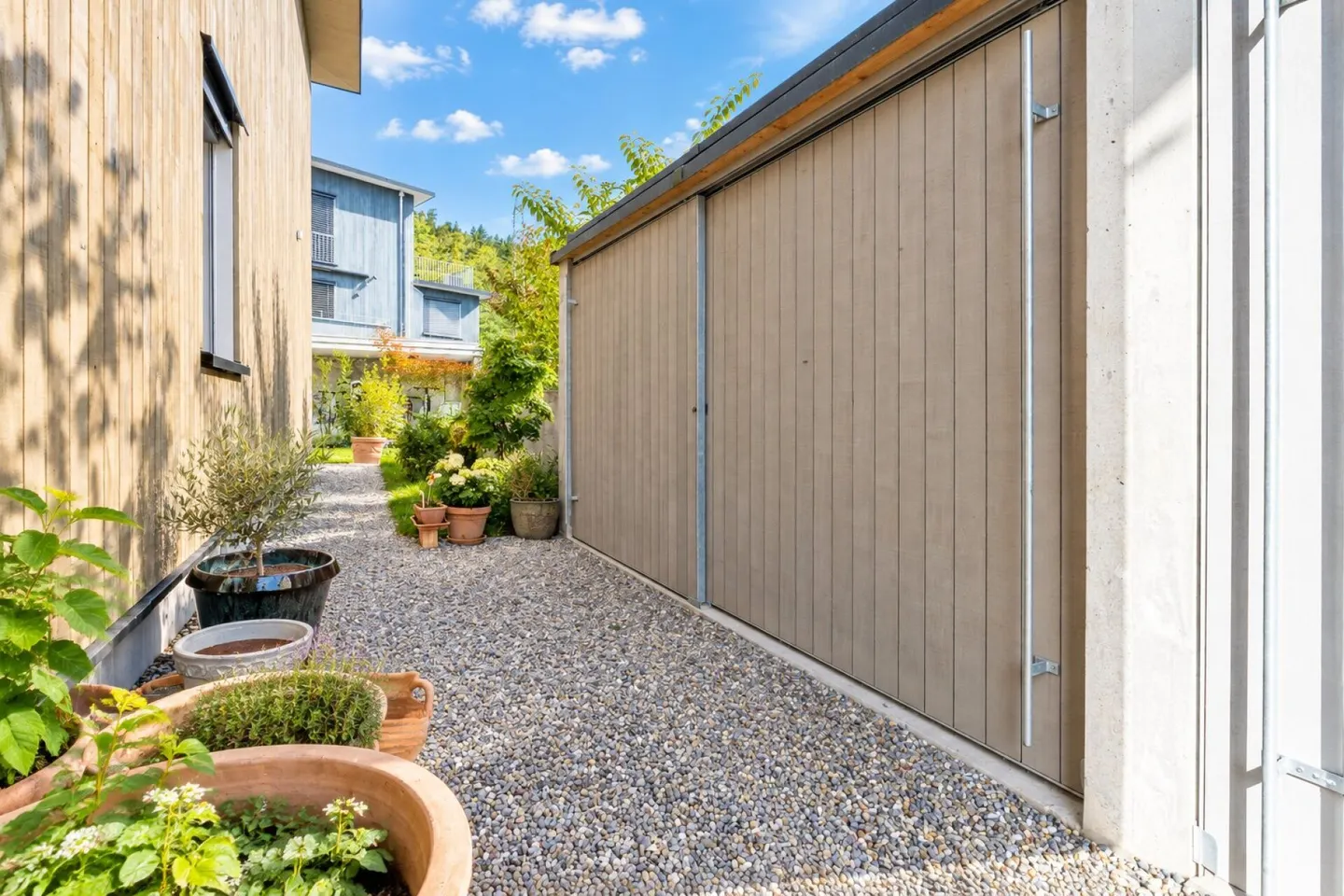 Appartement de jardin de 4,5 pièces de haute qualité dans un quartier familial calme sans circulation de transit - Photo 20 sur 27