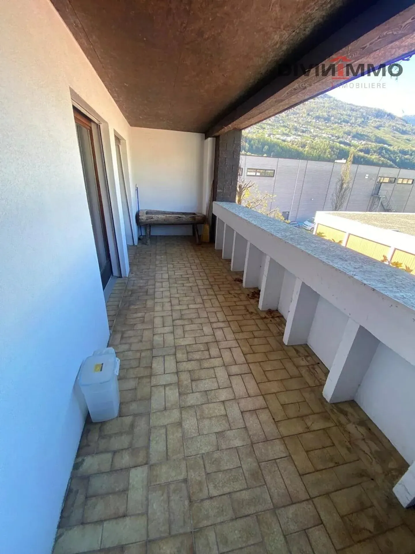 Spacious Duplex with Terrace - Photo 13 of 13