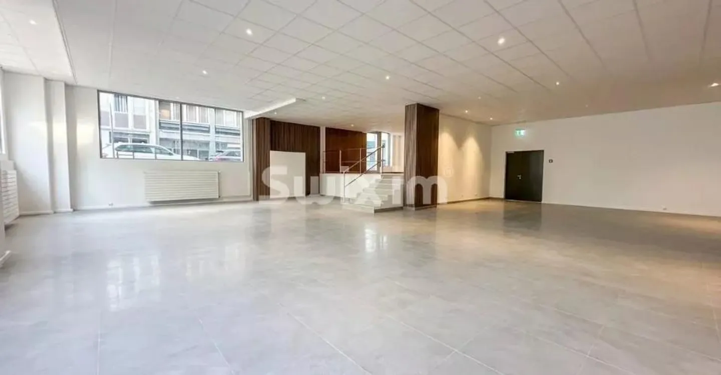Spacious Commercial Space in Geneva - Photo 1 of 3