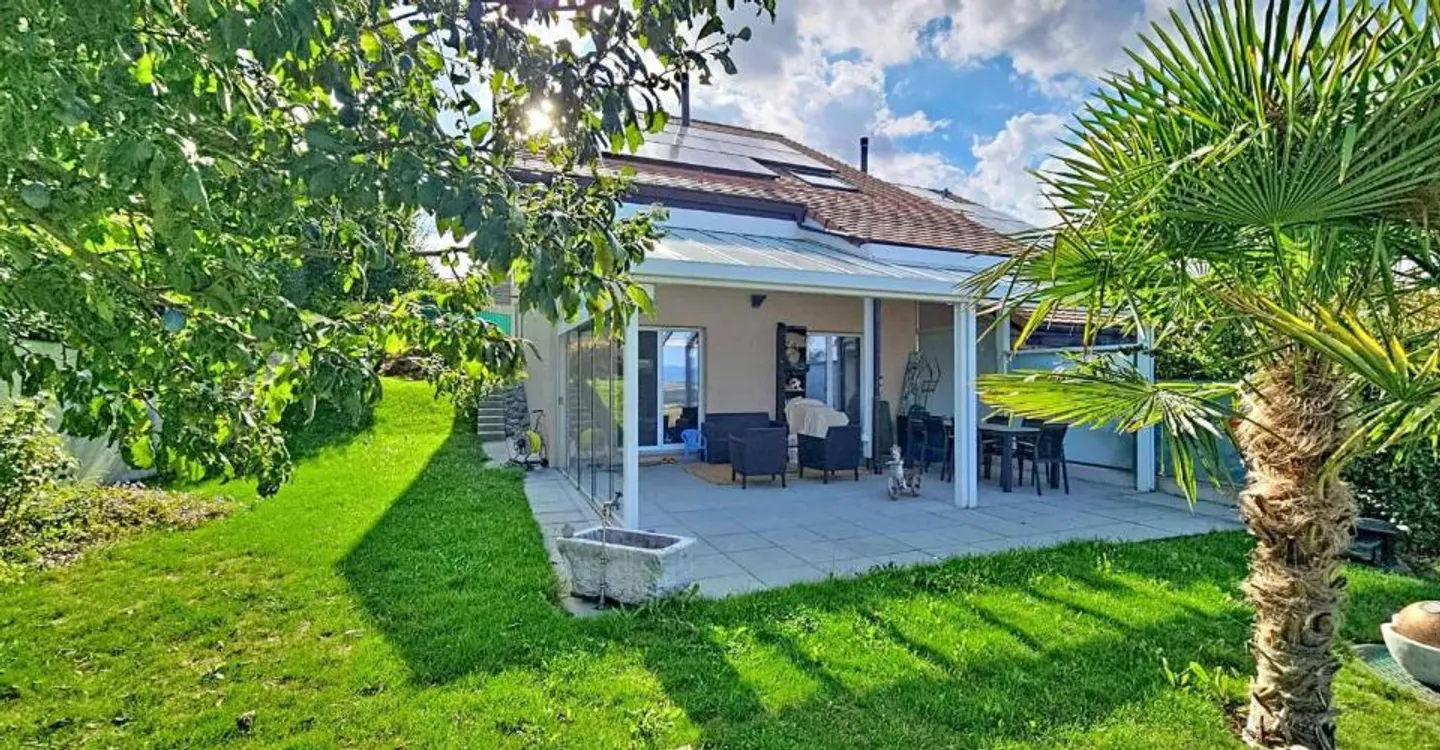 Charming 4.5-room villa in the heart of a green setting - Photo 1 of 13