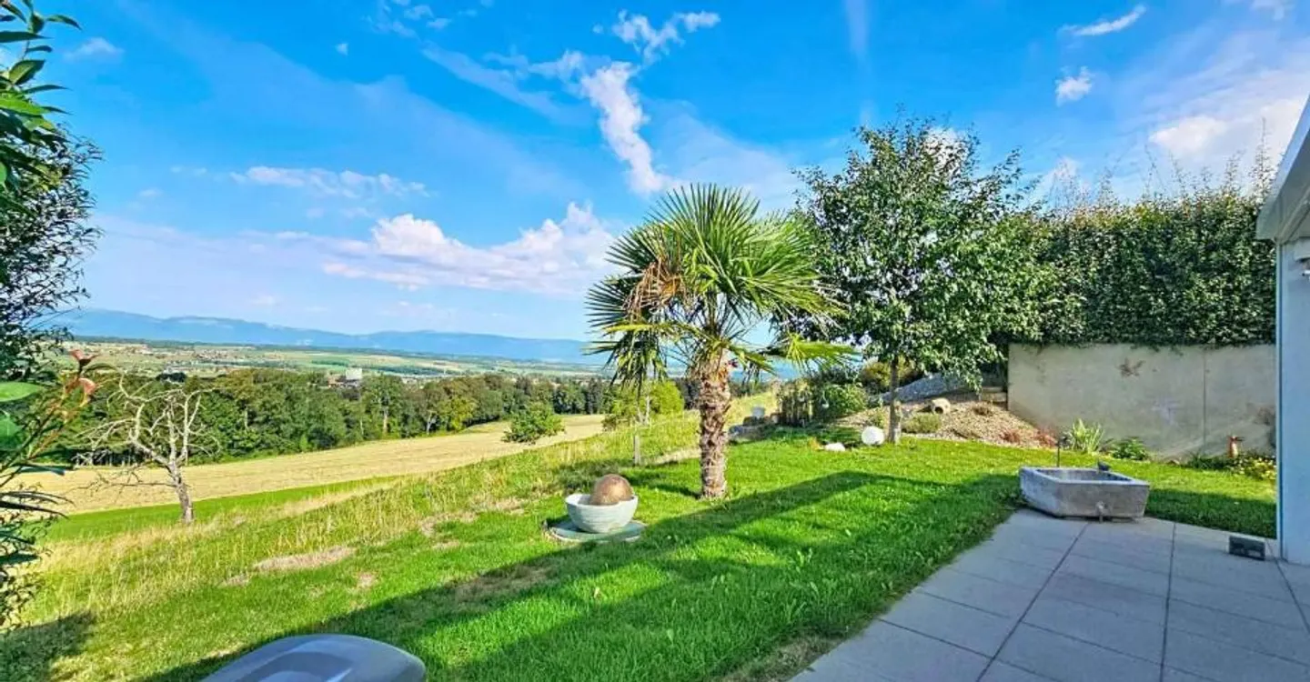 Charming 4.5-room villa in the heart of a green setting - Photo 10 of 13