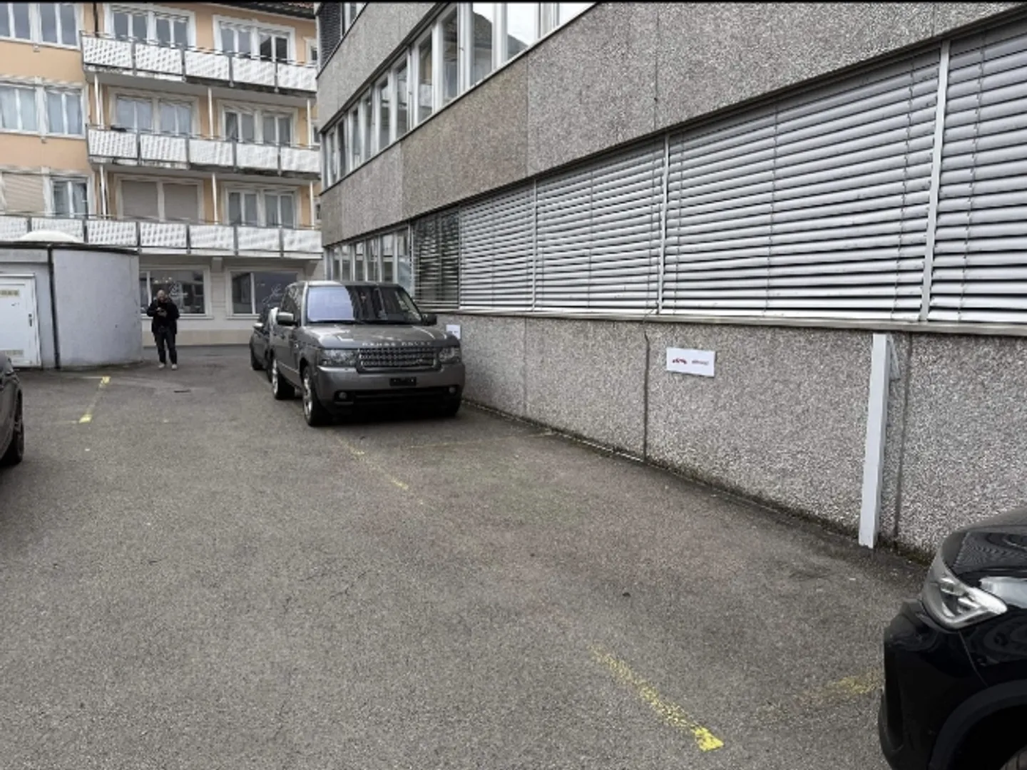 Parkplatz im Freien mieten - Foto 3 von 4