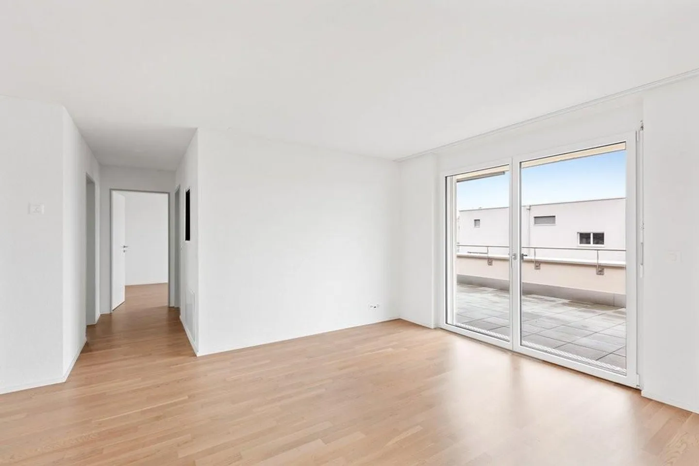 Charmante Attikawohnung in Däniken - Foto 2 von 8