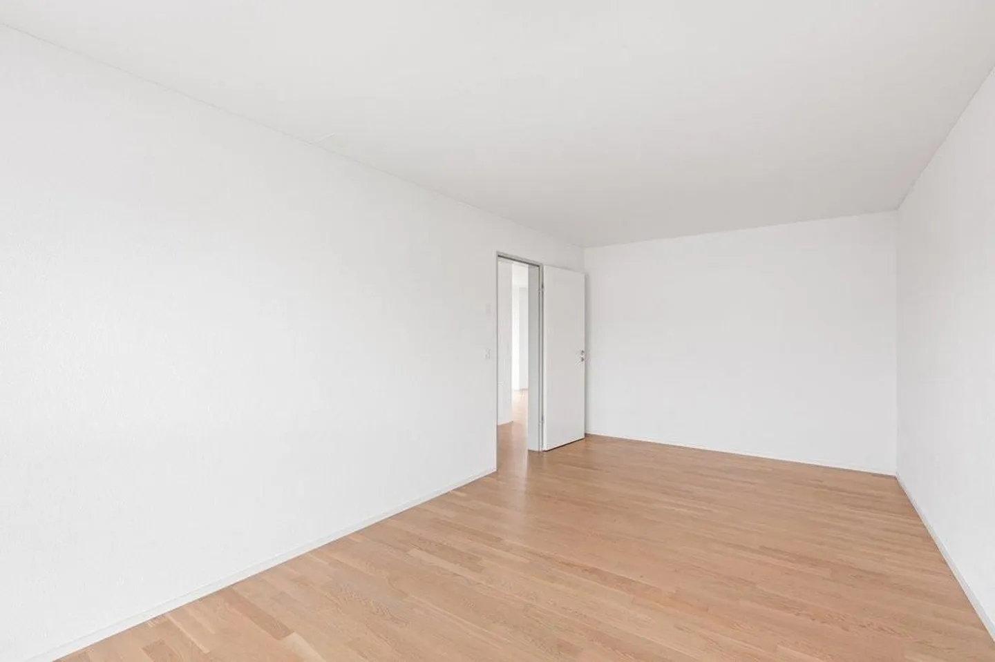 Charmante Attikawohnung in Däniken - Foto 3 von 8