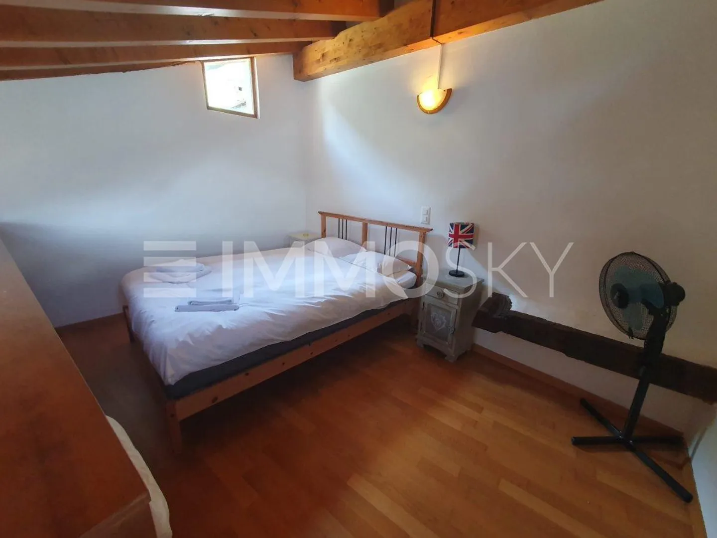 The Yellow House - Photo 4 of 4