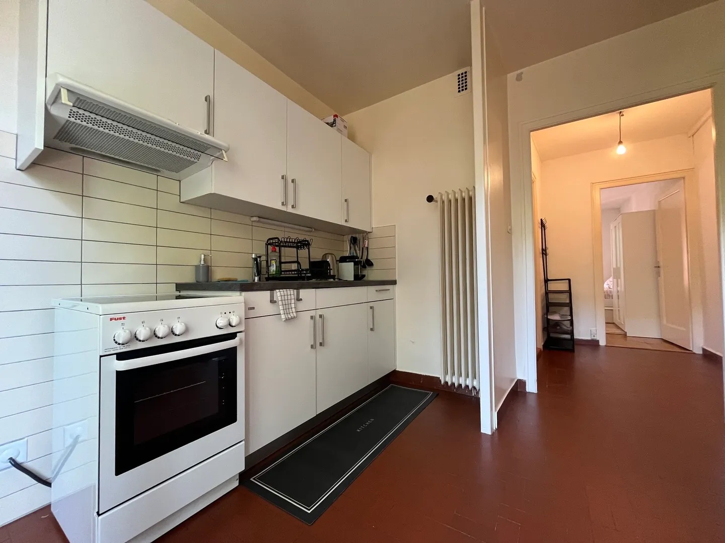 2-ROOM APARTMENT IN GENEVA - PLAINPALAIS/ACACIAS, FURNISHED, RENTAL PERIOD - Photo 3 of 8