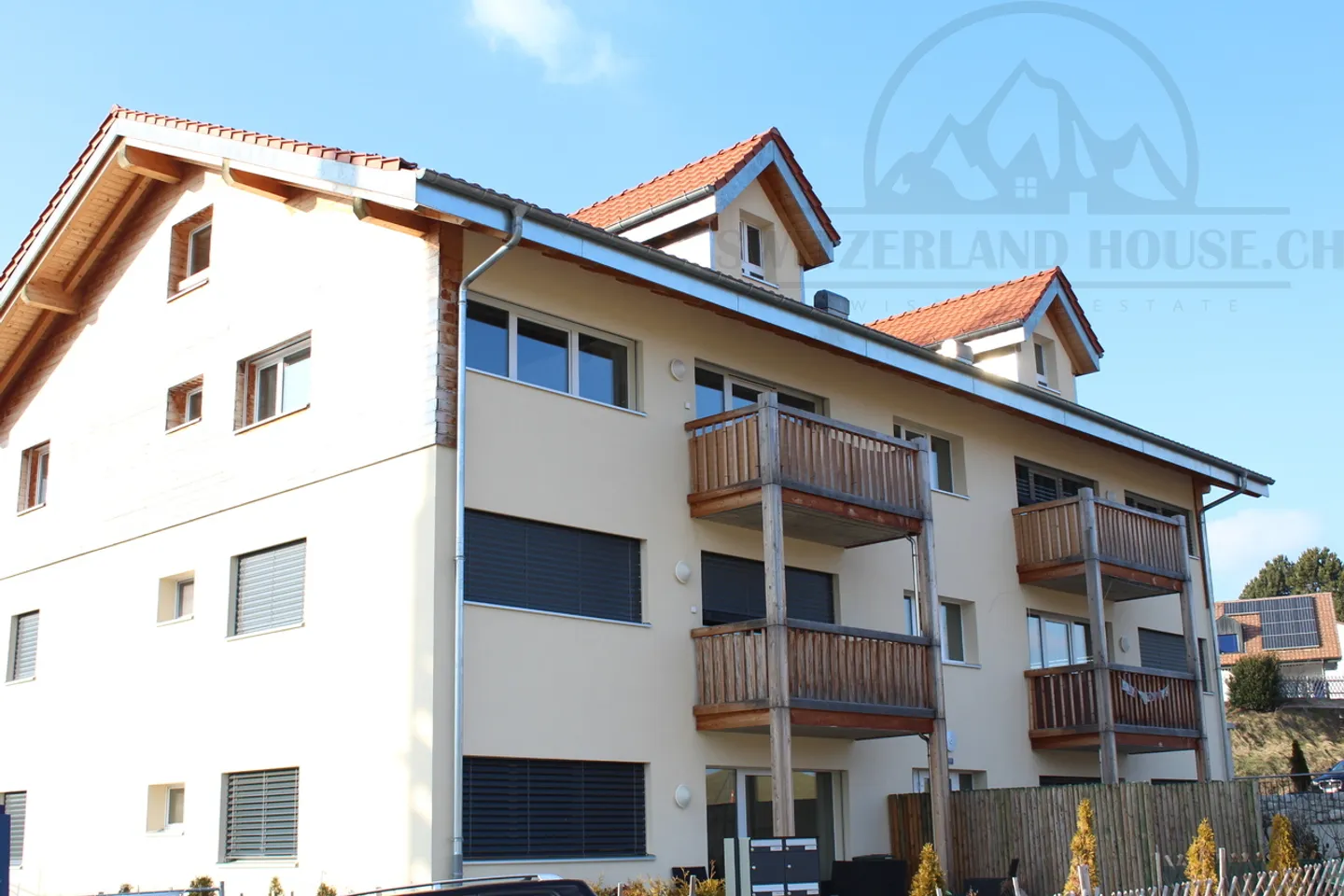 Geräumige 4,5-Zimmer-Wohnung mit freiem Blick in Posat - Foto 1 von 11