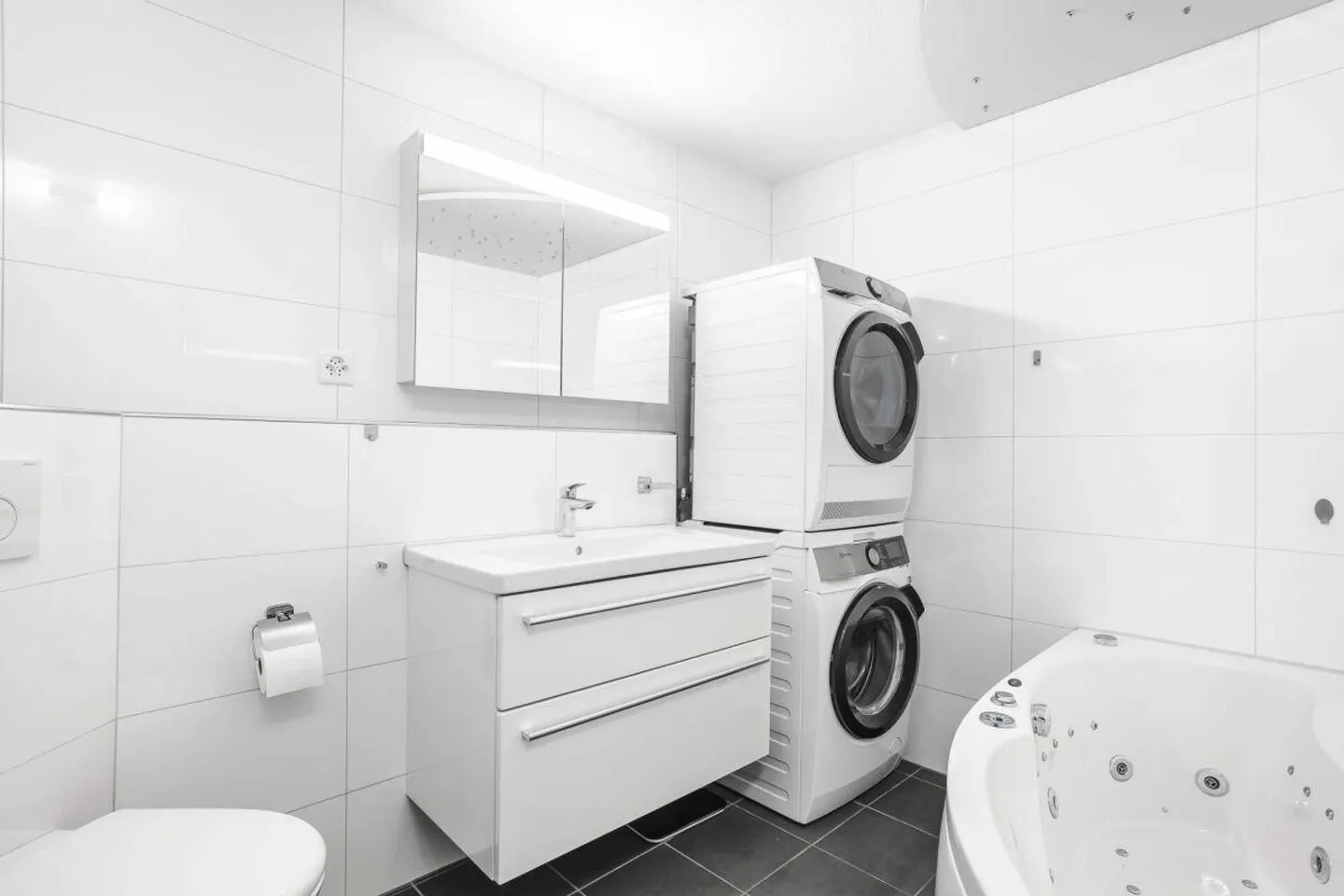 Appartement spacieux de 5,5 pièces calme et central - Photo 8 sur 10