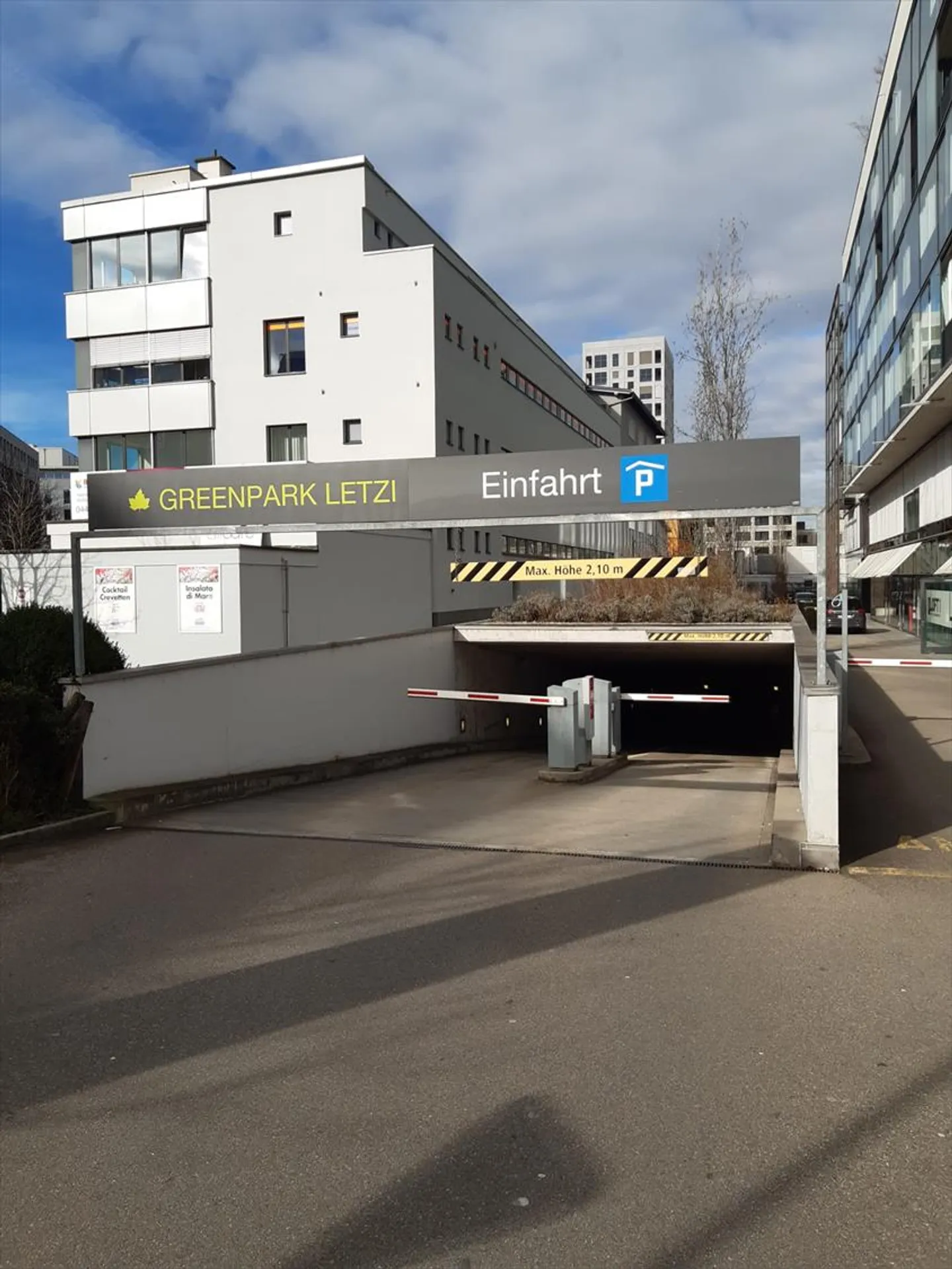 Posti auto a breve termine in affitto a Greenpark - Foto 2 di 5