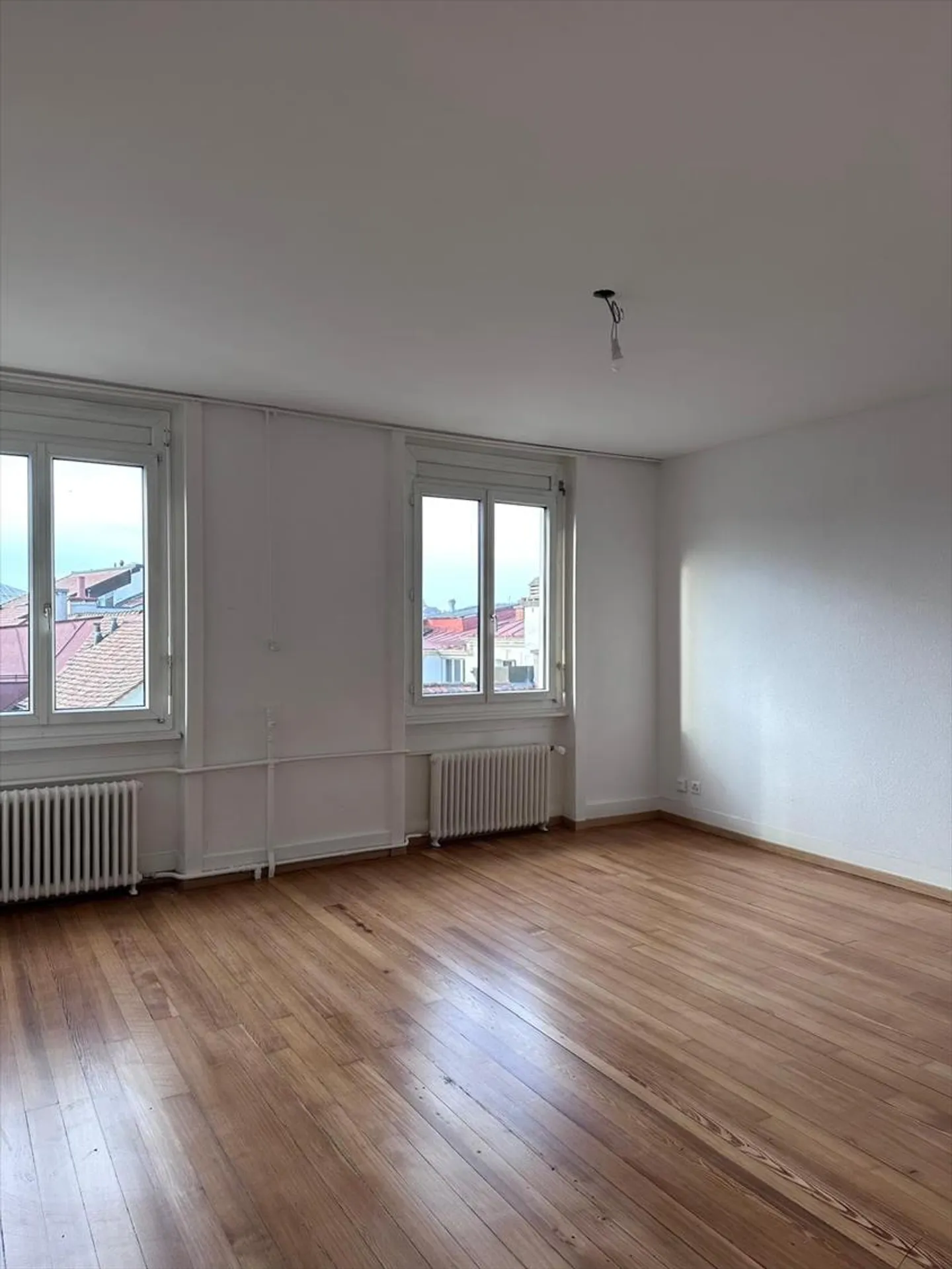 Appartamento luminoso in centro città - Foto 3 di 8