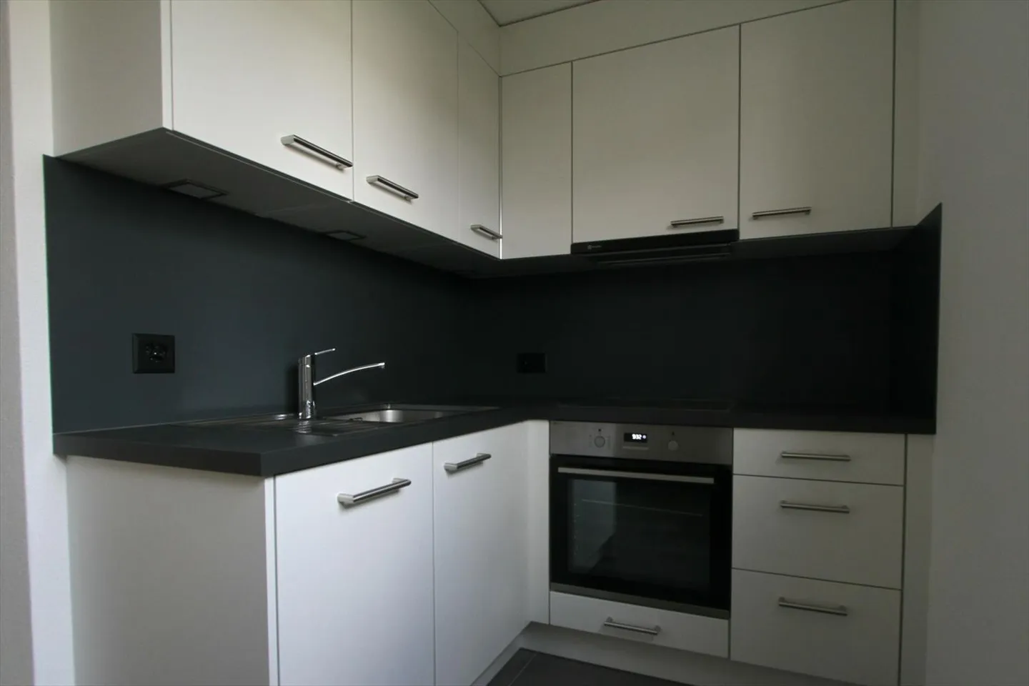 Wohnung mit 2.5 Zimmern renoviert mit Terrasse - Foto 1 von 5