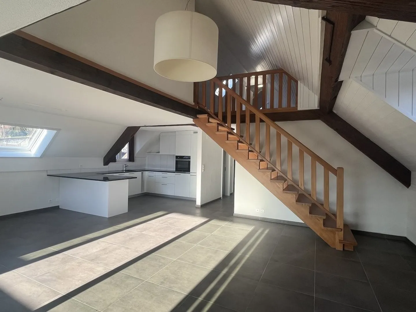 Large 6.5-room apartment for rent in Courtedoux! First net rent offered! - Photo 2 of 8