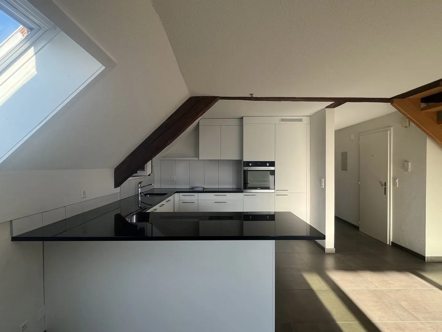 Large 6.5-room apartment for rent in Courtedoux! First net rent offered! - Photo 3 of 8