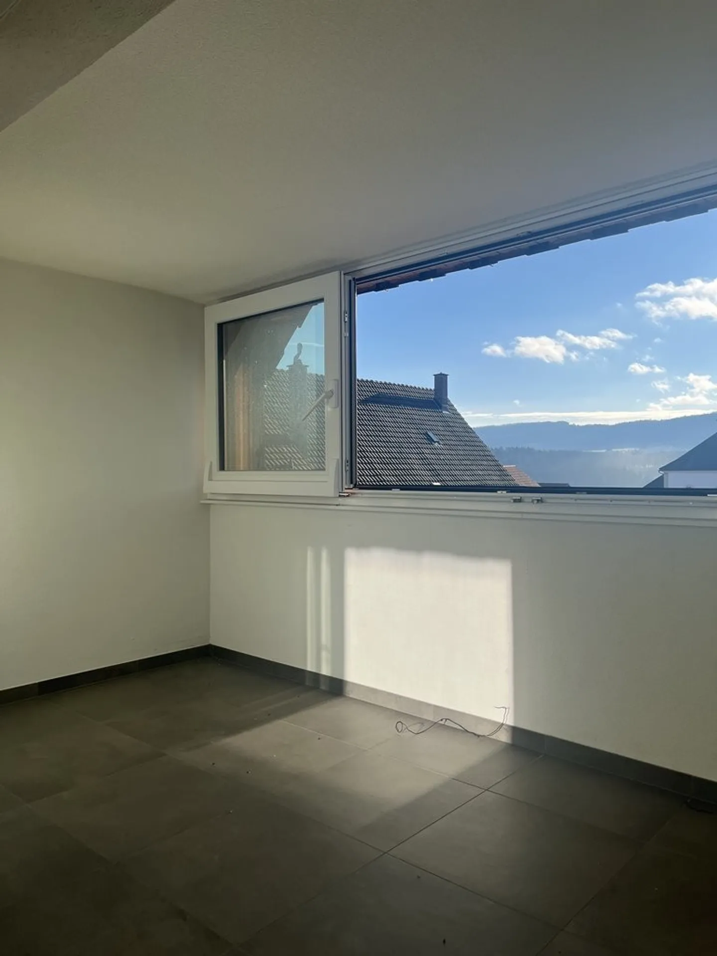 Large 6.5-room apartment for rent in Courtedoux! First net rent offered! - Photo 8 of 8