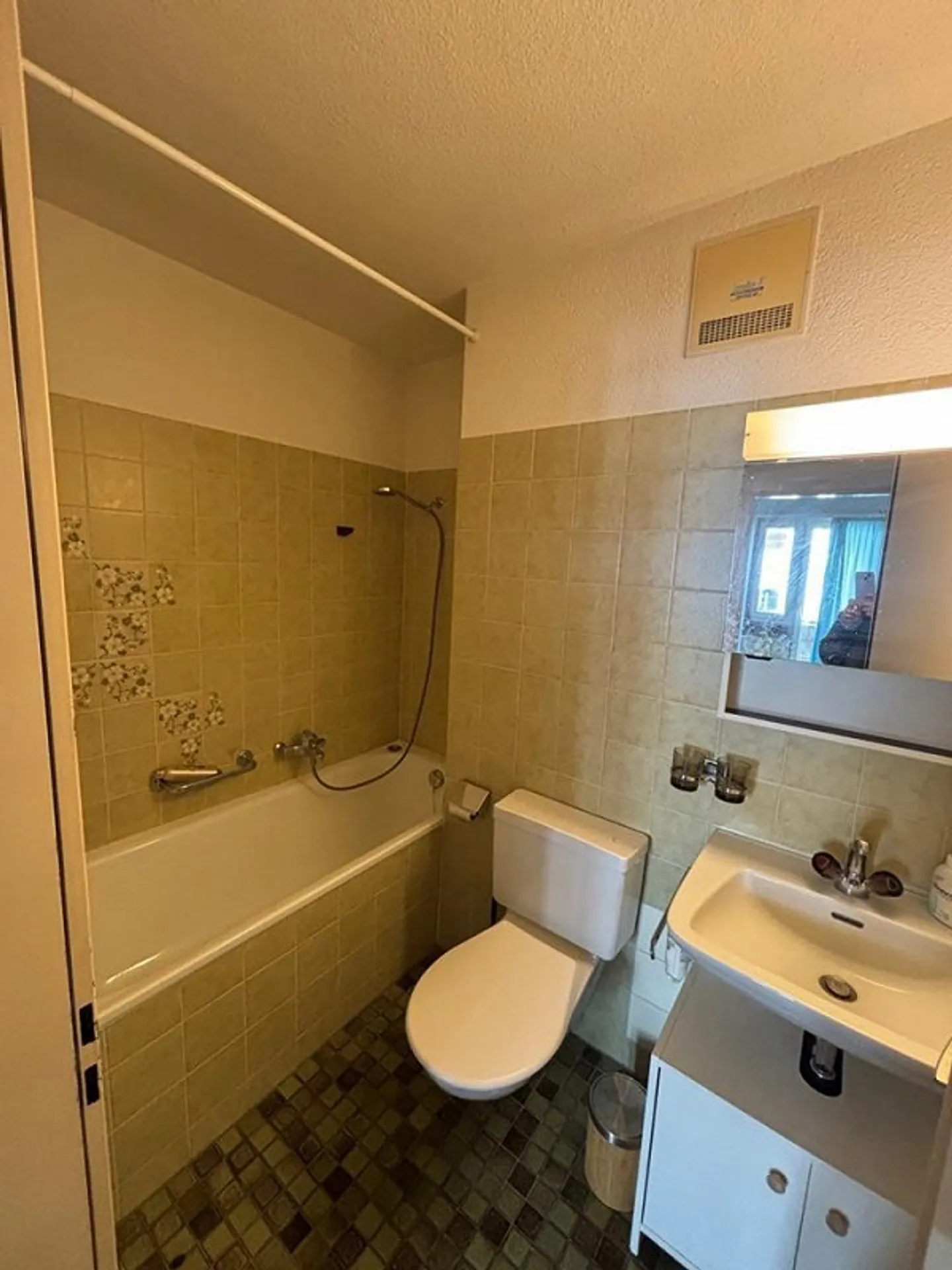 Appartamento temporaneo 2.0 stanze nel cuore di Zurigo Wiedikon - Foto 8 di 9