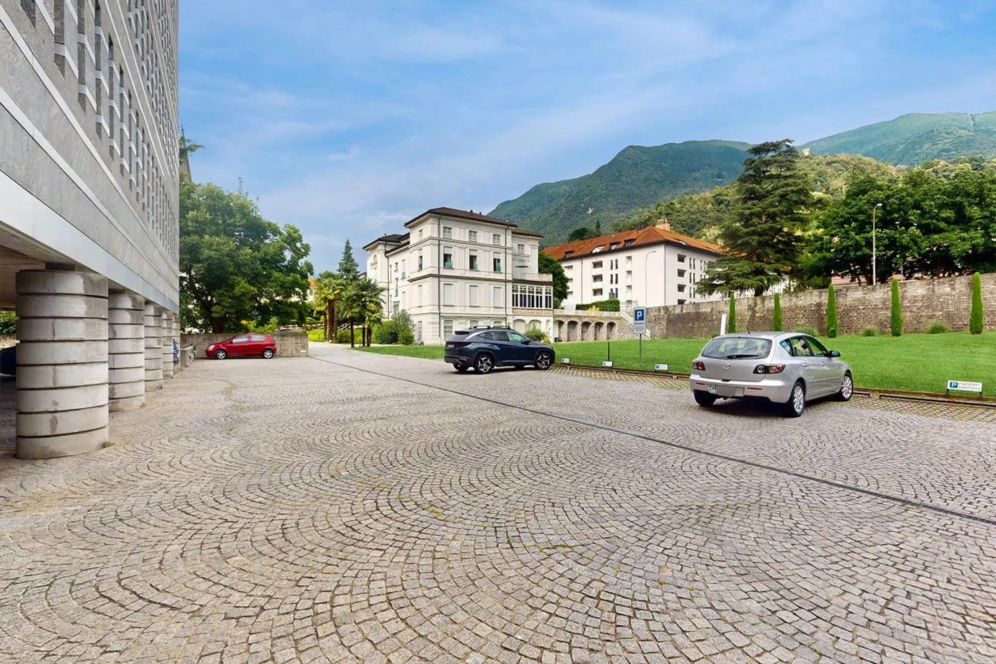 Spazioso ufficio in affitto - Foto 2 di 9