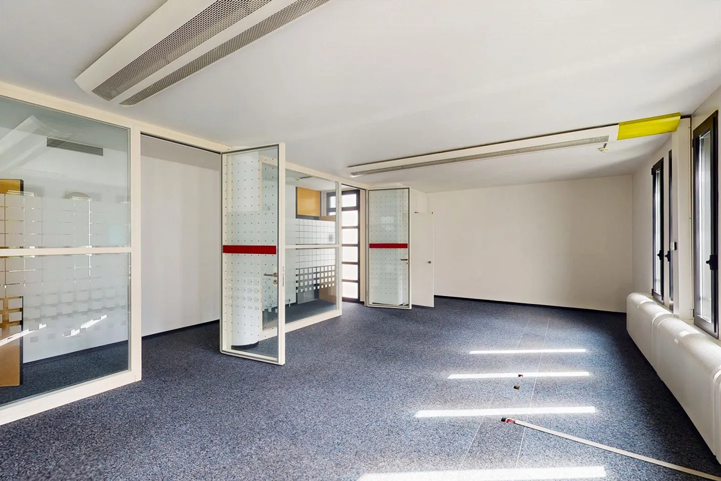 Spazioso ufficio in affitto - Foto 3 di 9