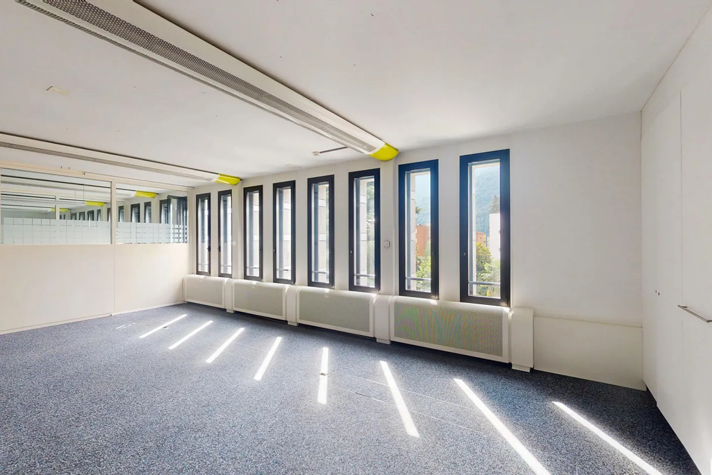 Spazioso ufficio in affitto - Foto 4 di 9