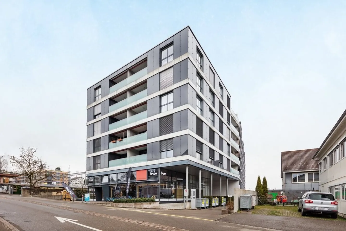 Appartamento spazioso con balcone - Foto 1 di 8