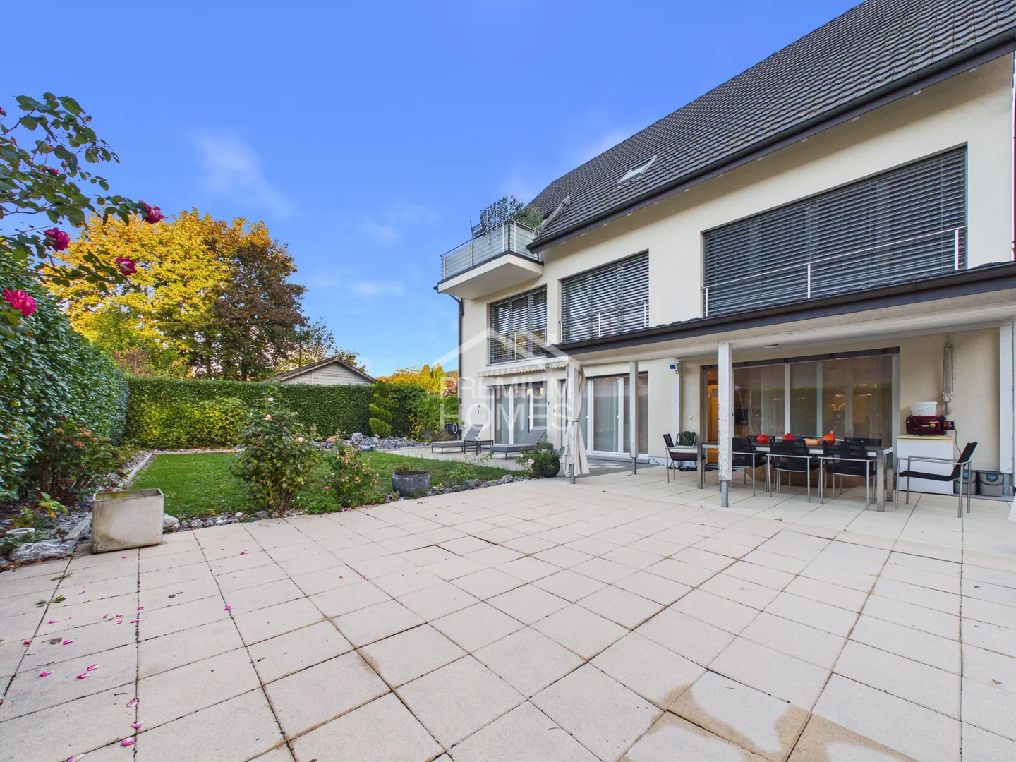 Geräumiges Reihenhaus - Foto 2 von 12
