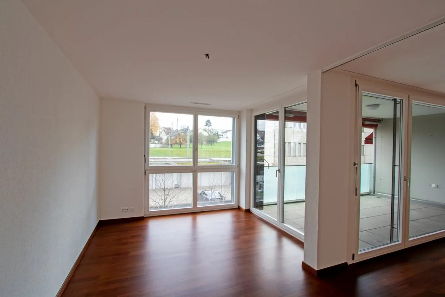 Appartamento spazioso con balcone - Foto 6 di 8