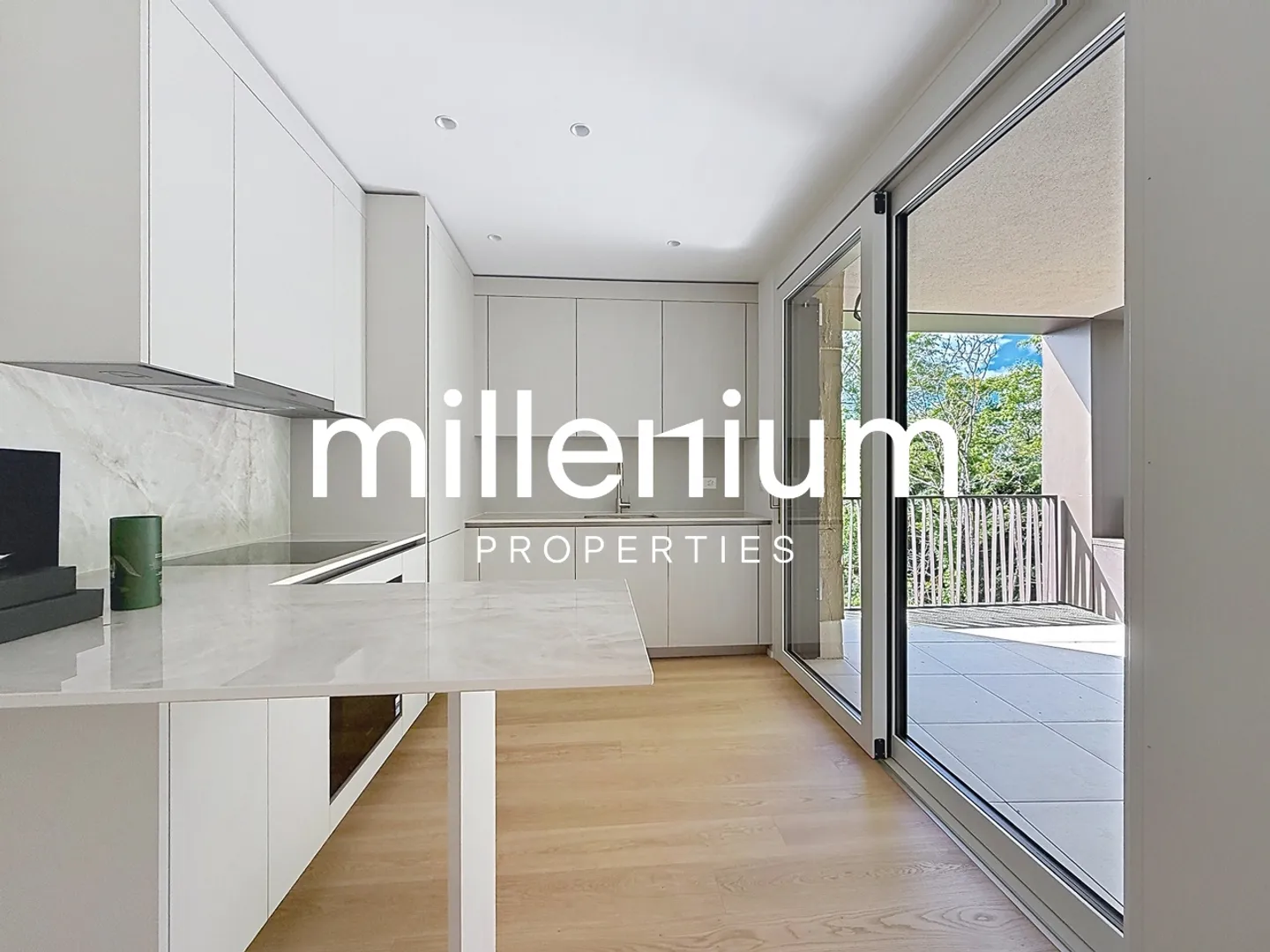 Neue möblierte Penthouse-Wohnung in der Nähe des Golfplatzes ohne direkte Nachbarn - Foto 4 von 7