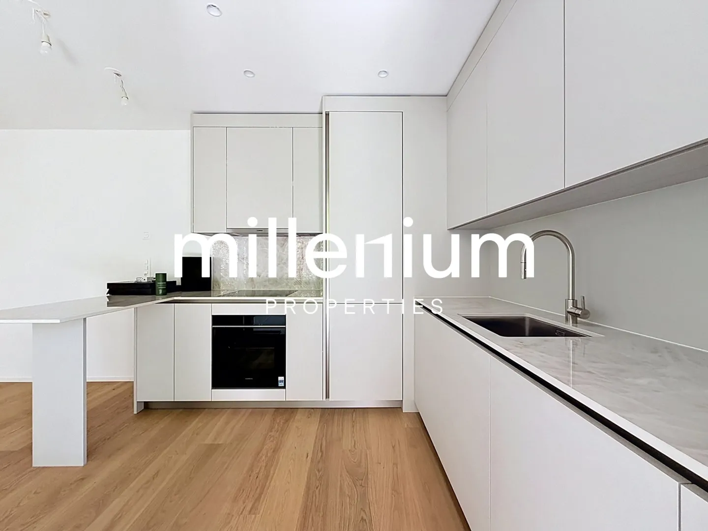 Neue möblierte Penthouse-Wohnung in der Nähe des Golfplatzes ohne direkte Nachbarn - Foto 5 von 7