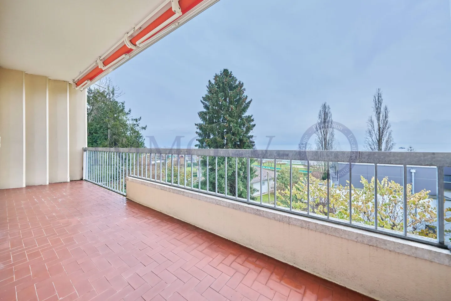 PULLY STRAND - GERÄUMIG UND HELL MIT BALKON-TERRASSE UND SEEBLICK - Foto 1 von 8