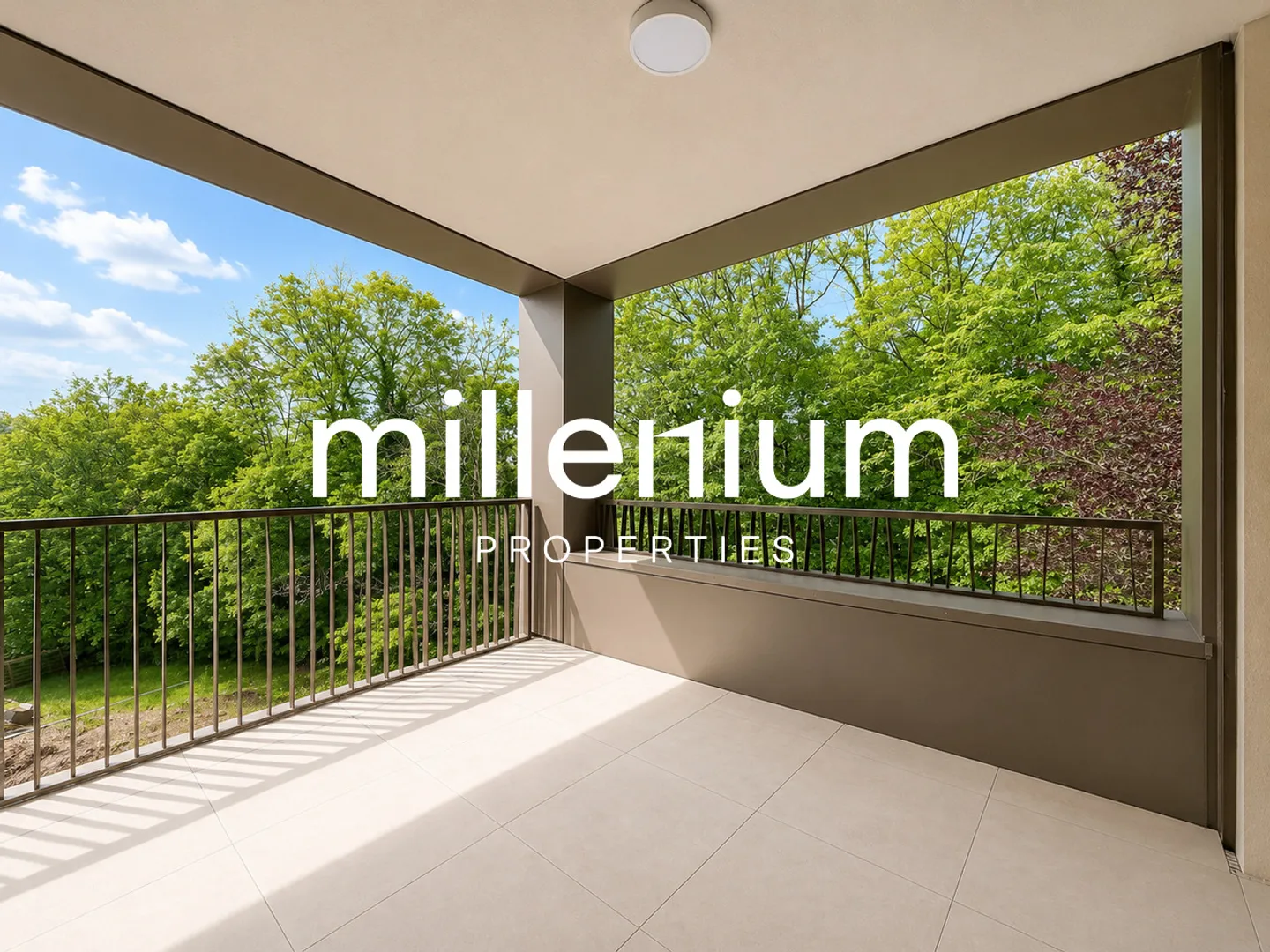 Neue möblierte Penthouse-Wohnung in der Nähe des Golfplatzes ohne direkte Nachbarn - Foto 1 von 7