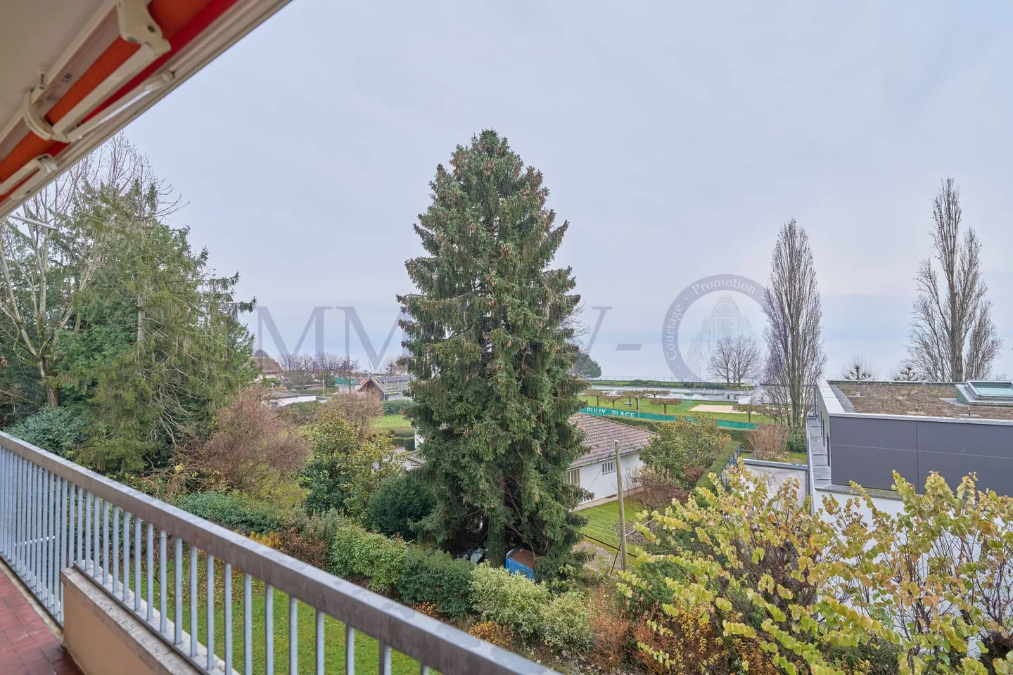 PULLY STRAND - GERÄUMIG UND HELL MIT BALKON-TERRASSE UND SEEBLICK - Foto 2 von 8