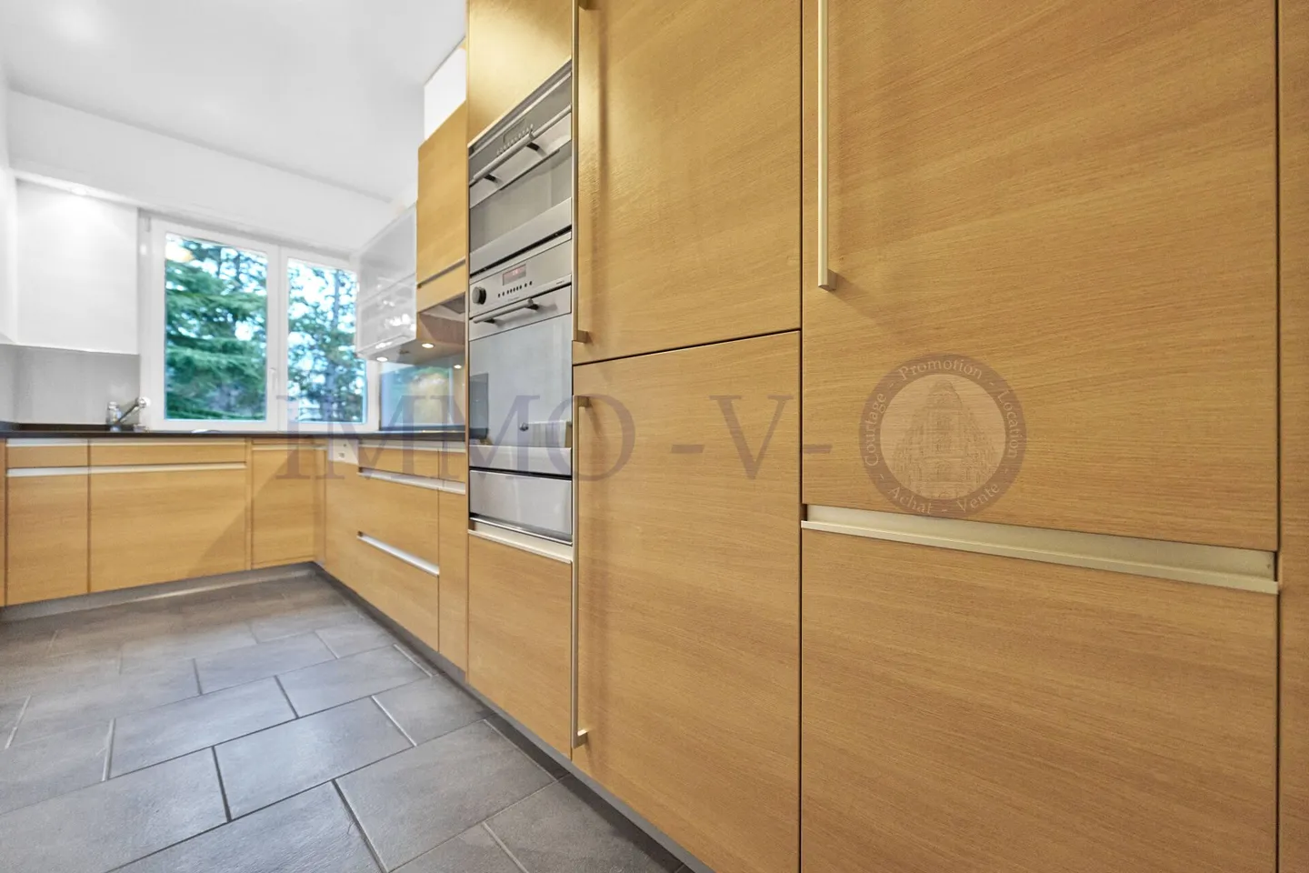 PULLY STRAND - GERÄUMIG UND HELL MIT BALKON-TERRASSE UND SEEBLICK - Foto 4 von 8