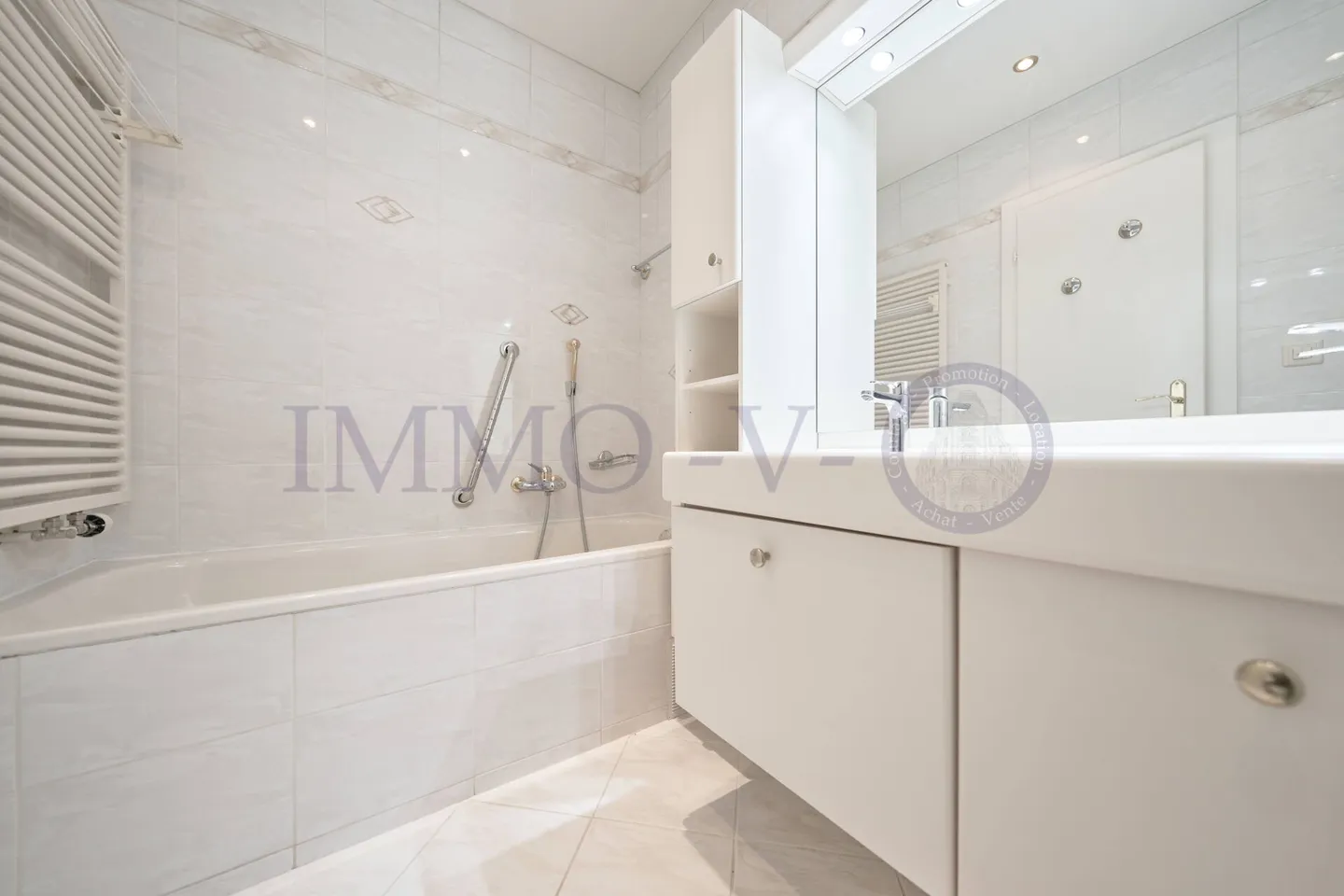 PULLY STRAND - GERÄUMIG UND HELL MIT BALKON-TERRASSE UND SEEBLICK - Foto 7 von 8